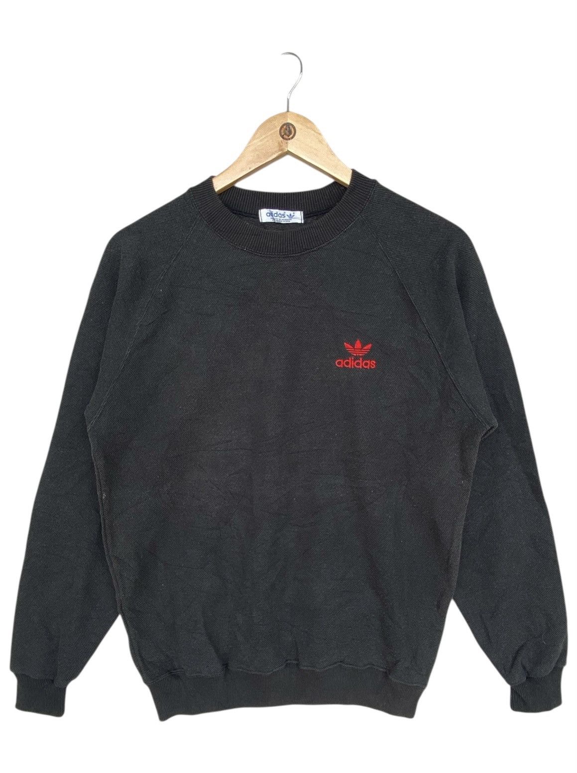 Other Vintage Adidas Small Embroidery Crewneck Sweatshirt Black Size US M / EU 48-50 / 2 - 1 Thumbnail