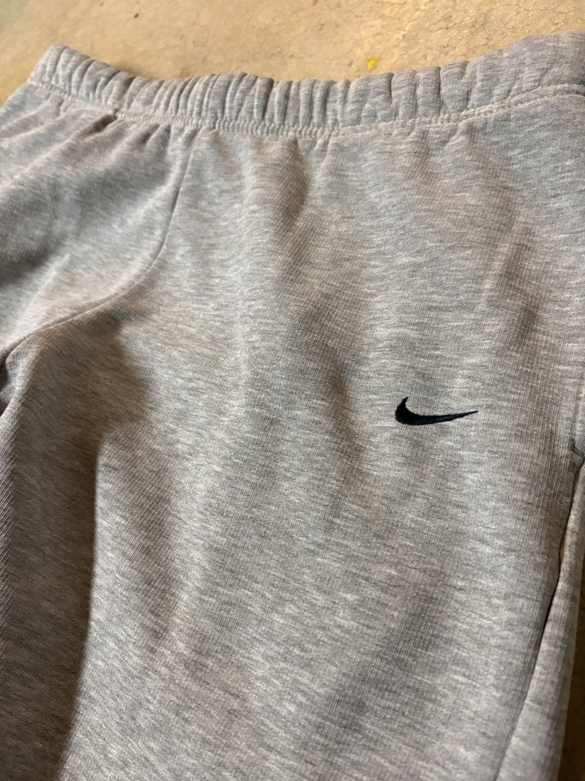 Nike VTG 00’s Nike Y2K Baggy Sweatpants Gray Silver Tag Large Size US 34 / EU 50 - 2 Thumbnail