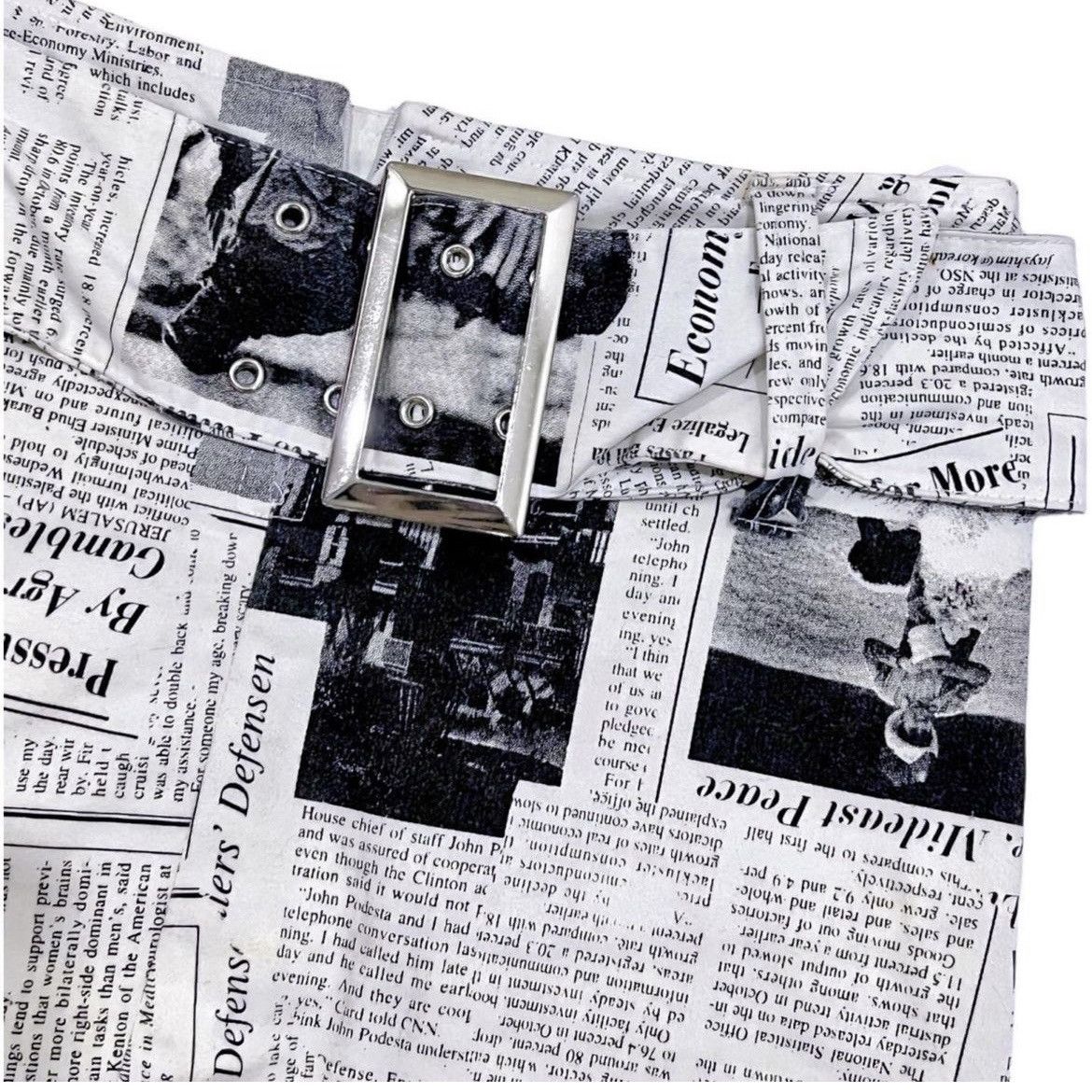 Japanese Brand Y2k newspaper belted mini skirt 🗞️ 📰 Size 26" / US 2 / IT 38 - 4 Thumbnail