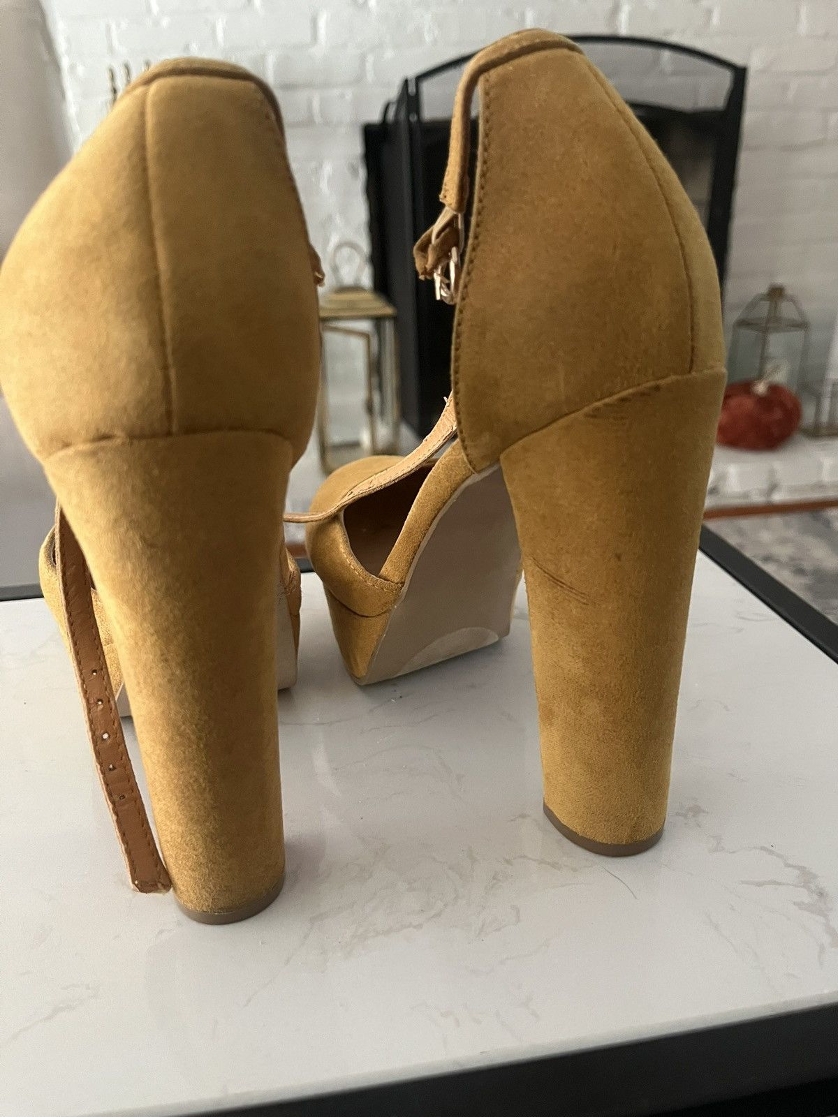 Other Bright yellow pumps Size US 6.5 / IT 36.5 - 3 Thumbnail
