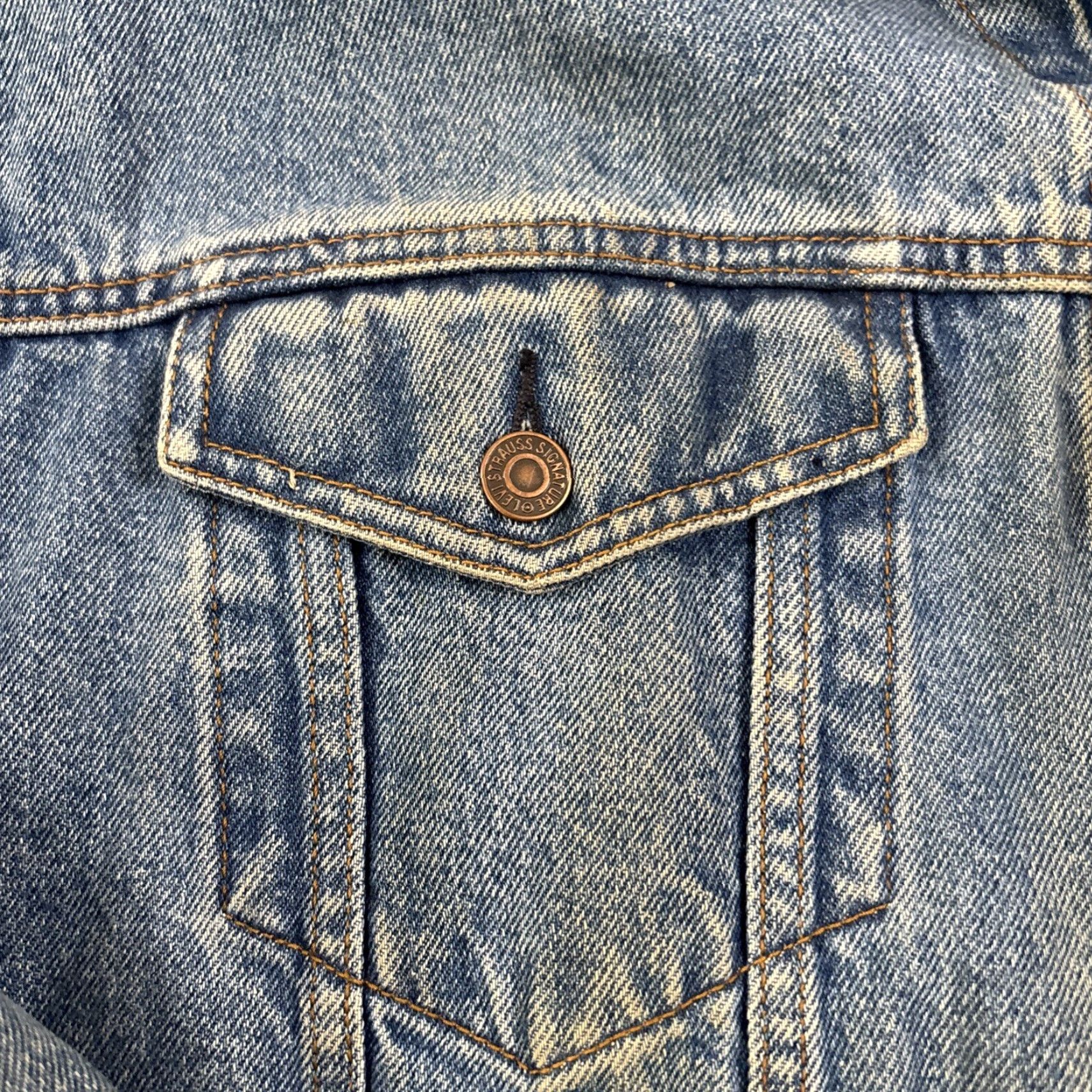 Levi's VINTAGE Levi's Trucker Jacket Mens XL Blue Denim Euc Lined Plaid Accents Size US 36 / EU 52 - 4 Thumbnail