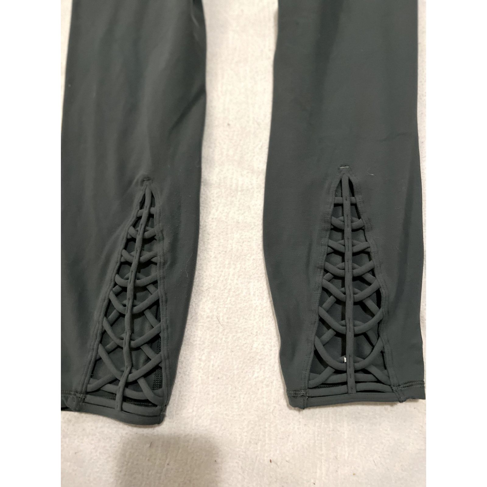 Athleta Athleta Womens Leggings-Large-Olive Green Capri Calf Ankle Size 28" / US 6 / IT 42 - 3 Thumbnail
