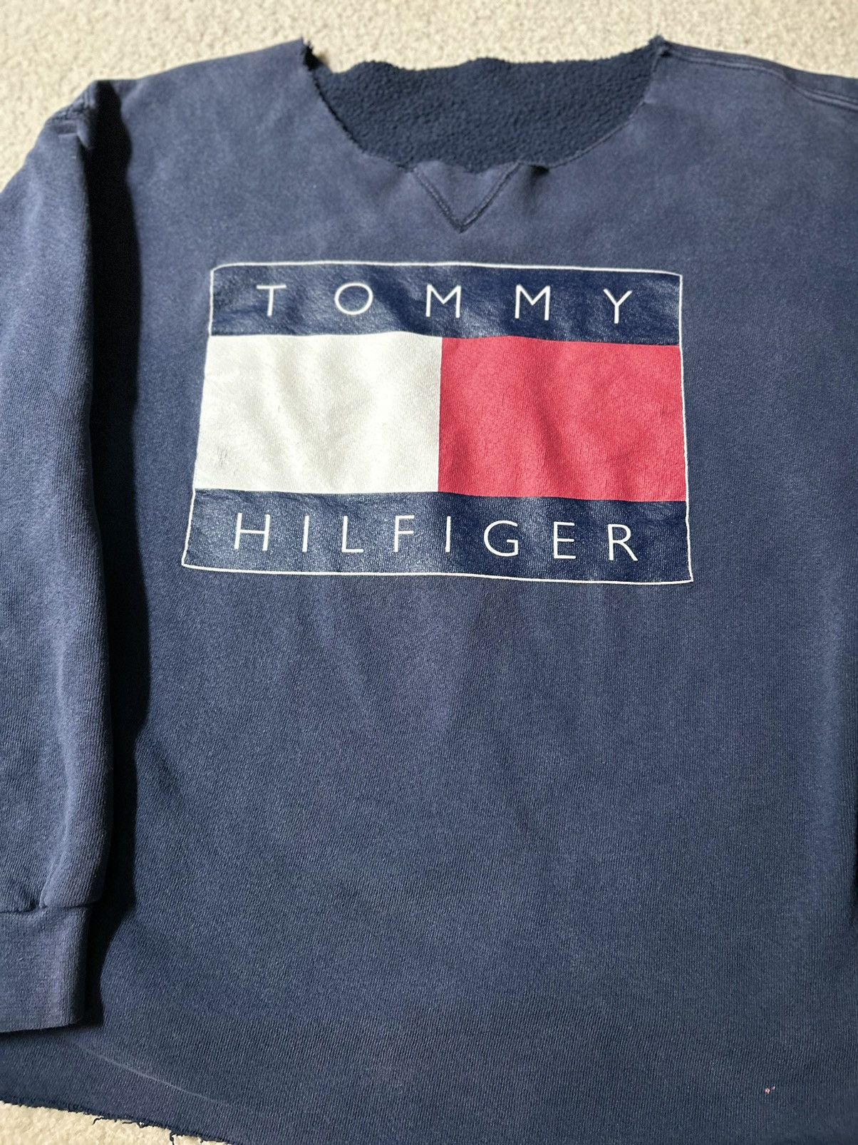 Tommy Hilfiger × Vintage TOMMY HILFIGER - Navy Sweatshirt crop Size US S / EU 44-46 / 1 - 2 Thumbnail