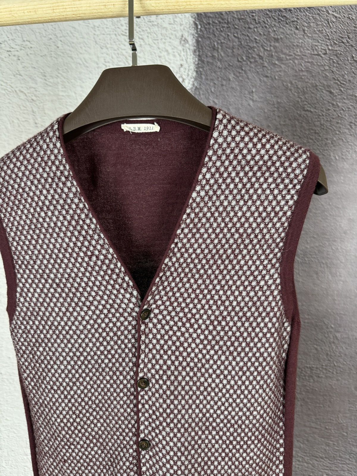L.B.M. 1911 L.B.M 1911 Red Burgundy Wool Button Up Knitted vest gilet Size US L / EU 52-54 / 3 - 8 Thumbnail