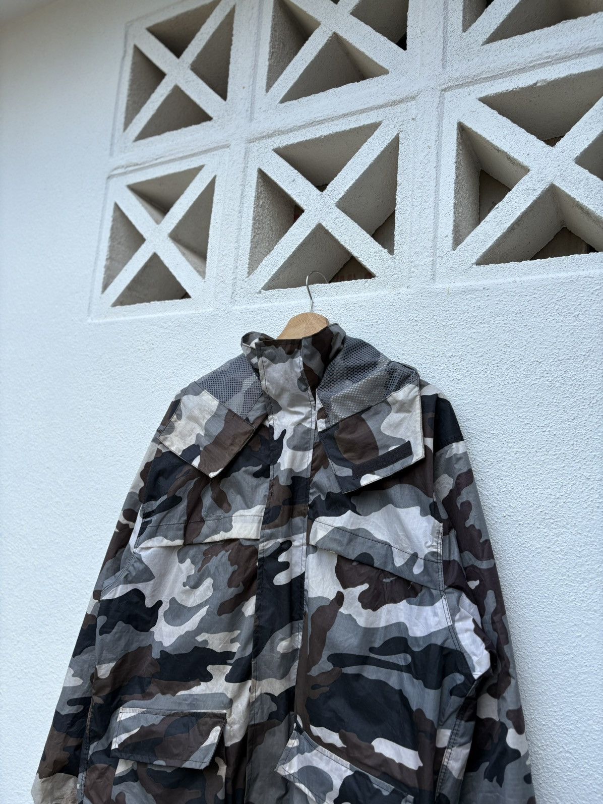 Japanese Brand Even River Camouflage Hooded Windbreaker Jacket Size US L / EU 52-54 / 3 - 2 Thumbnail