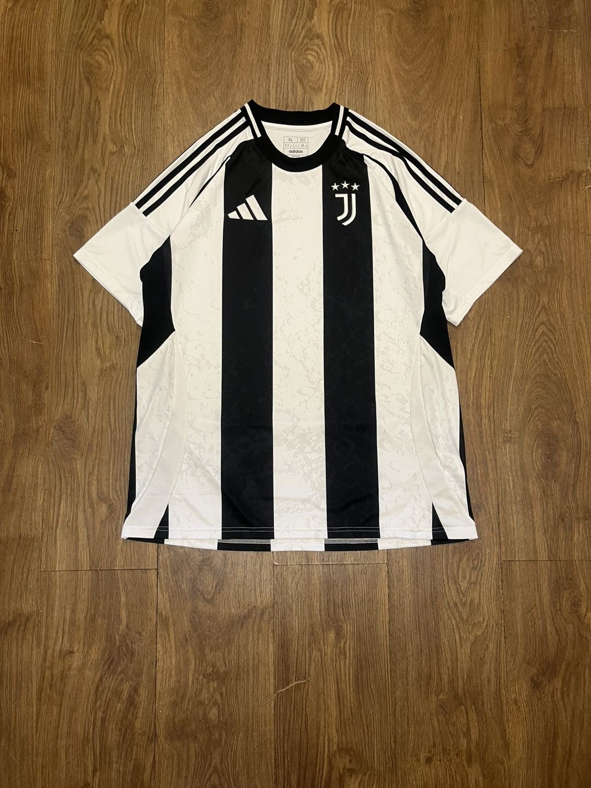Other Jersey Juventus Adidas XL Oldmoney Size US XL / EU 56 / 4 - 1 Thumbnail