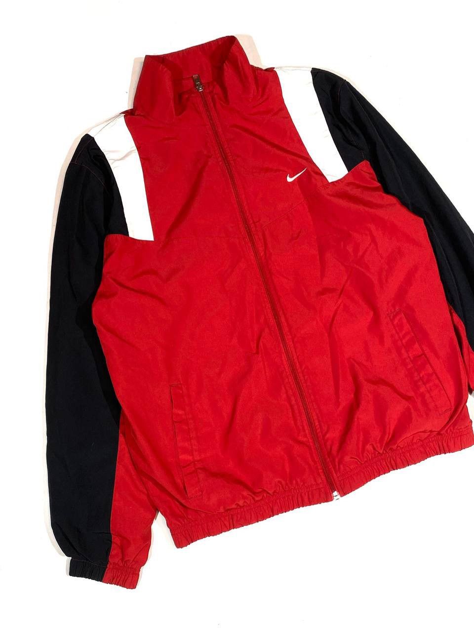 Nike × Vintage Vintage Y2K Red Windbreaker Light Jacket Size US L / EU 52-54 / 3 - 4 Thumbnail