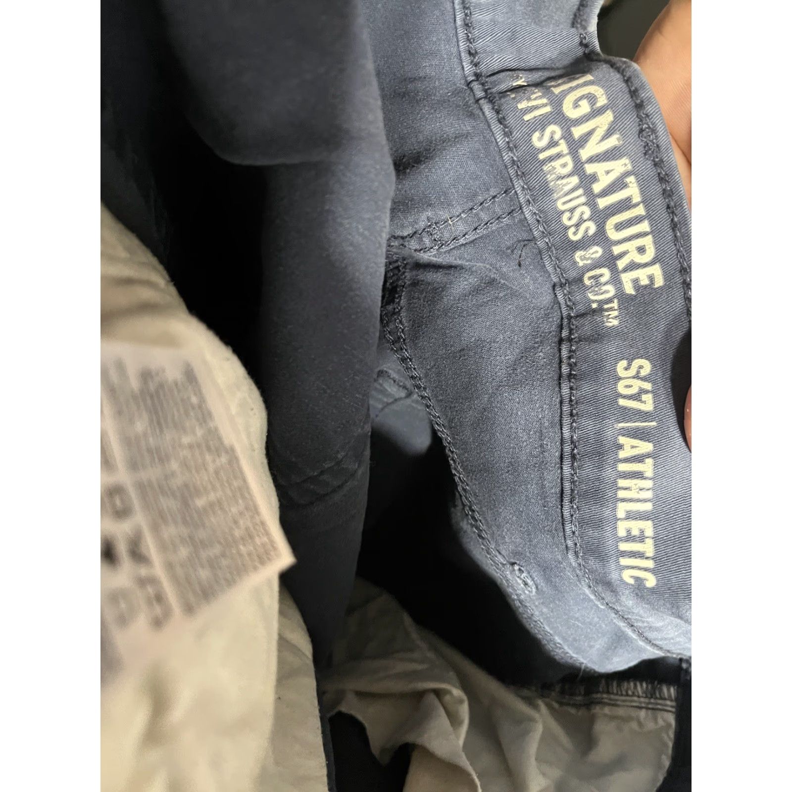 Vintage VINTAGE Levi Strauss Signature Jeans Mens 38x32 Medium Blue S61 Straight Denim<|vq_4520|> Size US 38 / EU 54 - 5 Thumbnail