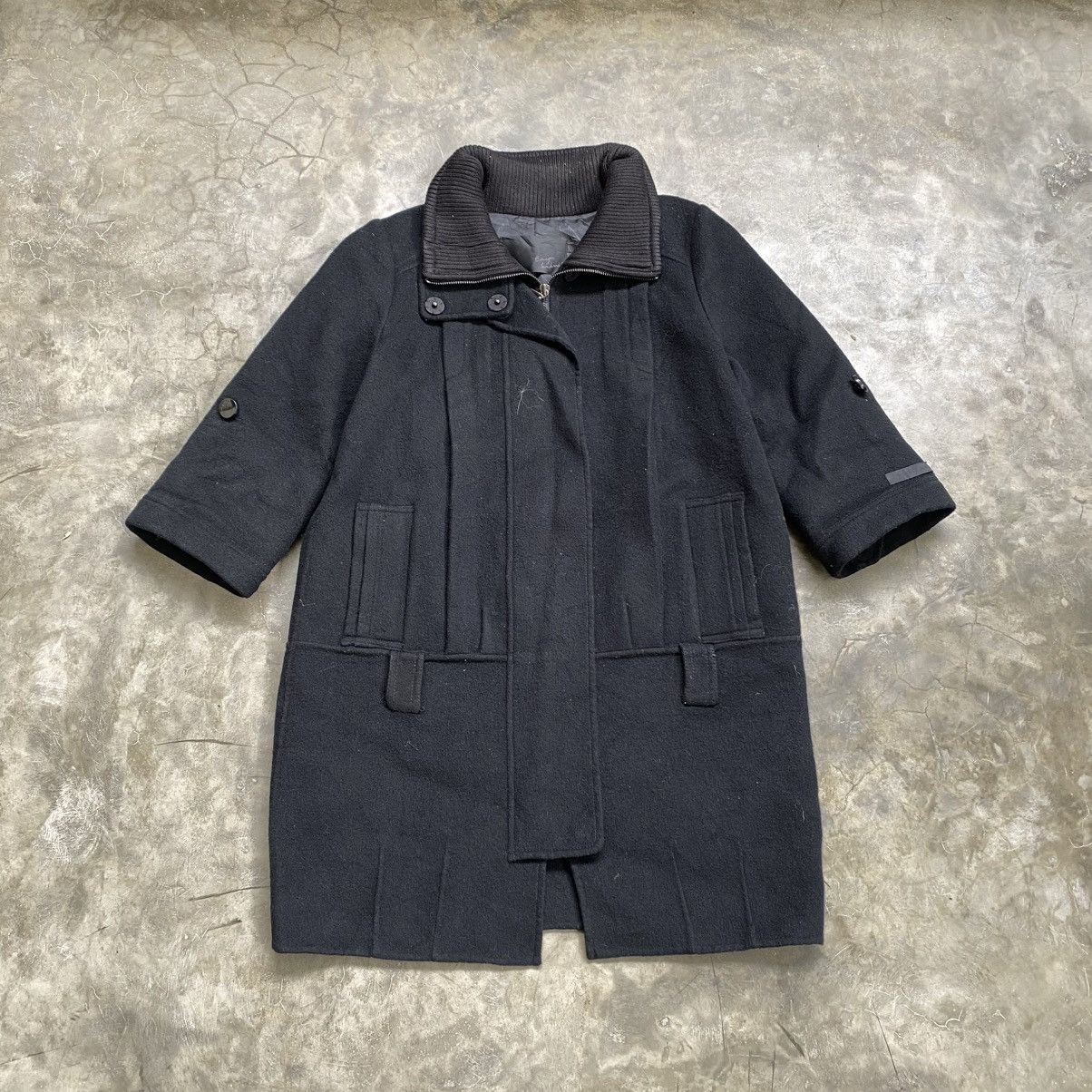 Japanese Brand 2000s Eryn Wool Coat Wide Collar Clean Silhouette Size US M / EU 48-50 / 2 - 1 Thumbnail