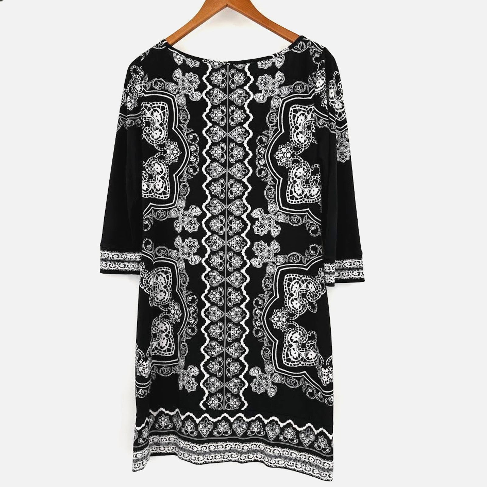 White House Black Market WHBM Sheath Dress Small Black Red Print 3/4 Sleeve Stretch Size S / US 4 / IT 40 - 2 Thumbnail