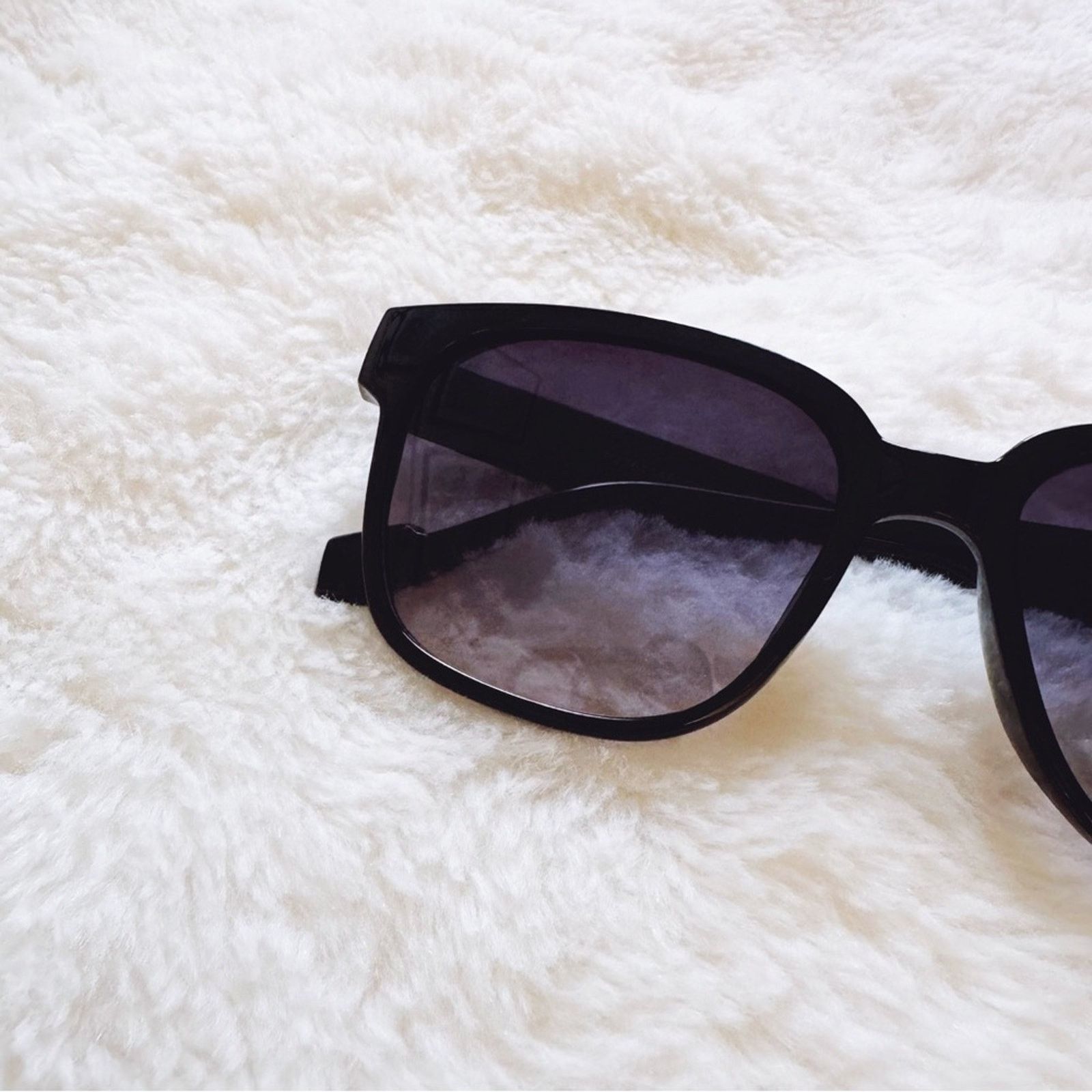 Other Octavia Black Oversized Chic Sunglasses Size ONE SIZE - 2 Thumbnail