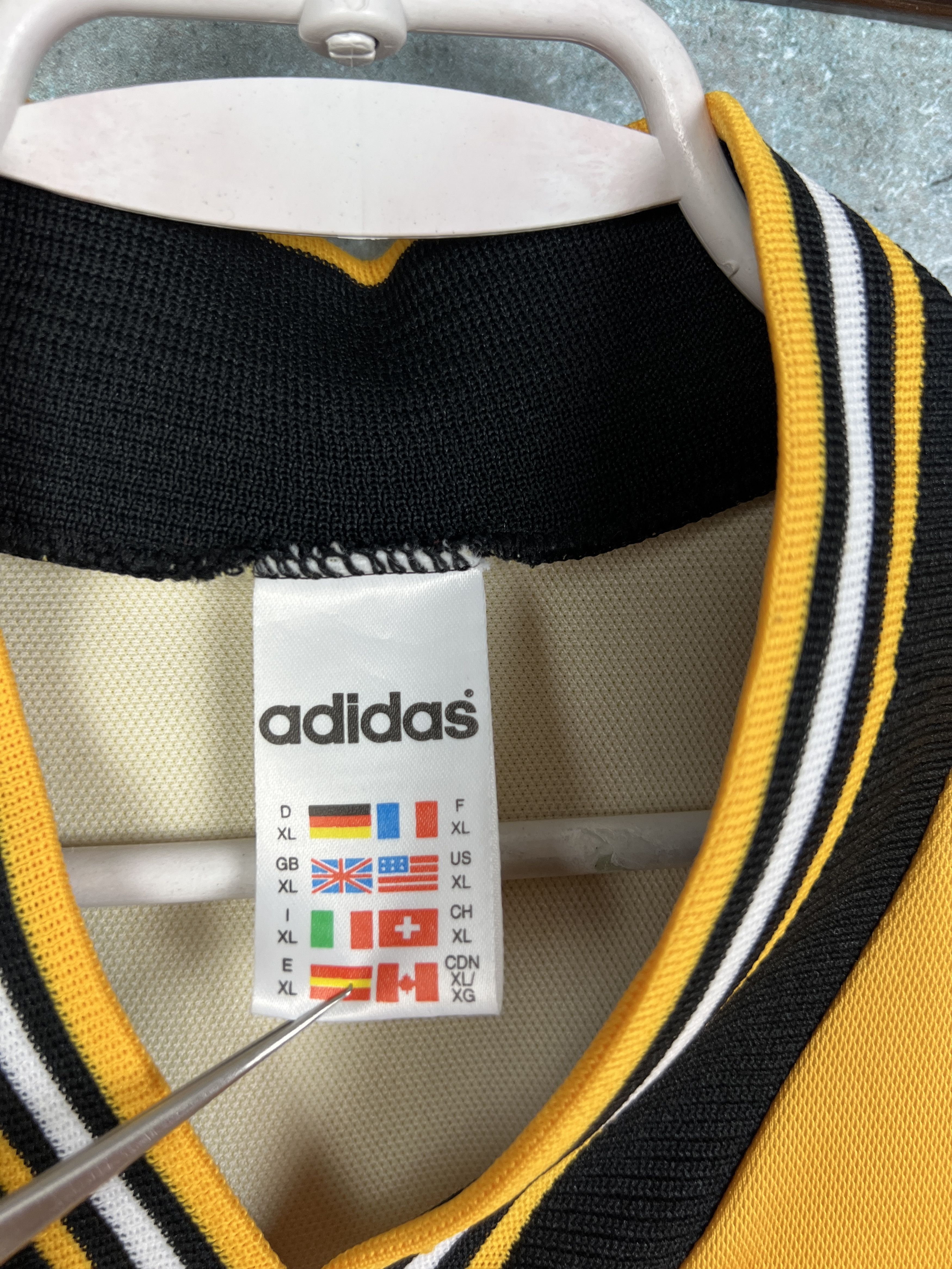 Adidas Vintage 90's Football Template Shirt Soccer Jersey Trikot Size US XL / EU 56 / 4 - 5 Thumbnail