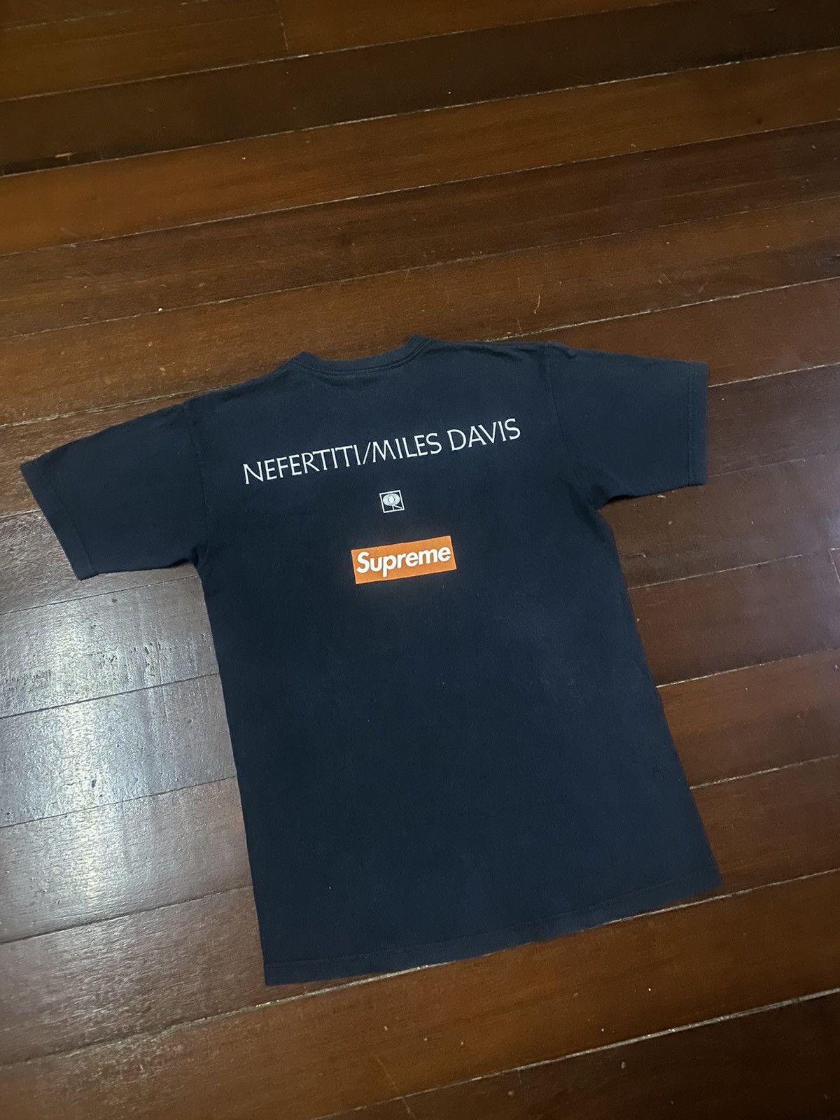 Supreme Vintage supreme miles davis nefertiti photo tee Size US M / EU 48-50 / 2 - 8 Thumbnail