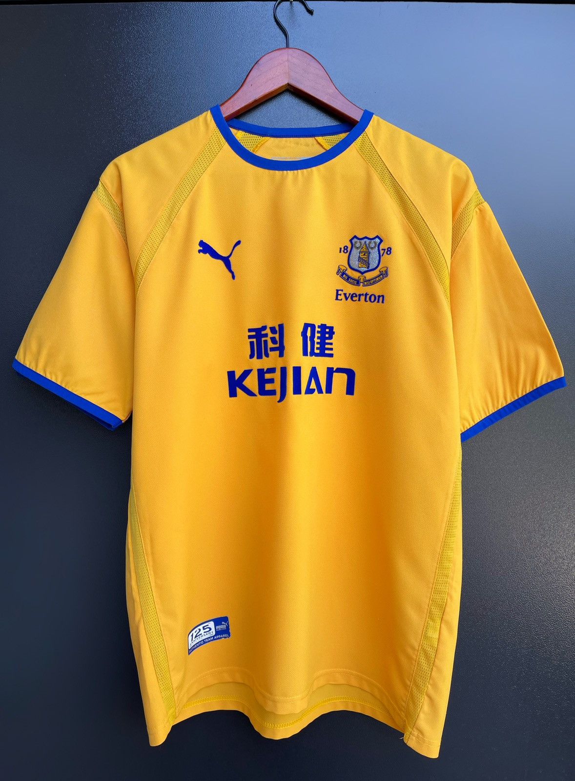 Puma EVERTON 2003/2004 AWAY FOOTBALL SHIRT SOCCER JERSEY PUMA Size US M / EU 48-50 / 2 - 1 Thumbnail