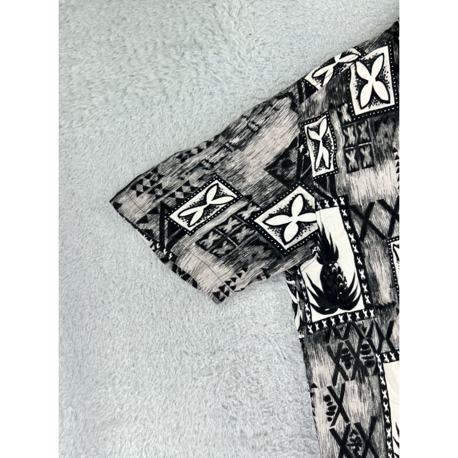 Vintage Pacific Scene Shirt Men L Black Pineapple Floral Print Hawaiian Button-Up Short Sleeve Size US L / EU 52-54 / 3 - 5 Thumbnail