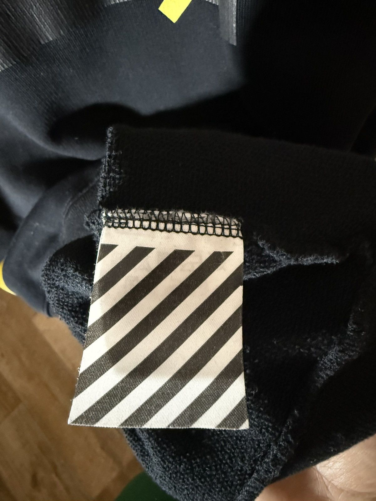 Off-White Caravaggio crewneck Size US S / EU 44-46 / 1 - 3 Thumbnail
