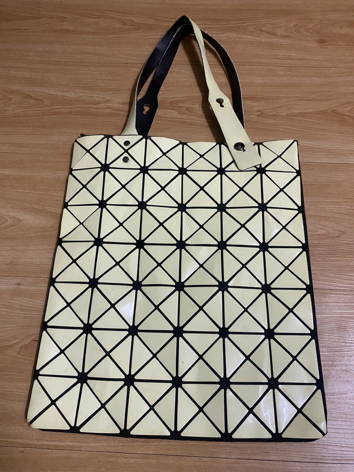 Issey Miyake Bao Bao Issey Miyake BAO BAO Geometric Panel Tote Bag Cream / Black Size ONE SIZE - 3 Thumbnail