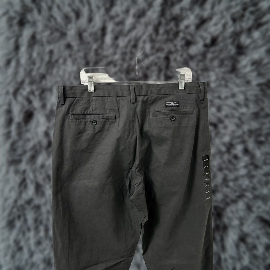 Banana Republic VINTAGE Banana Republic Gavin Chino Pants Mens 36x36 Dark Gray Straight Leg Cotton NWT Size US 36 / EU 52 - 1 Thumbnail