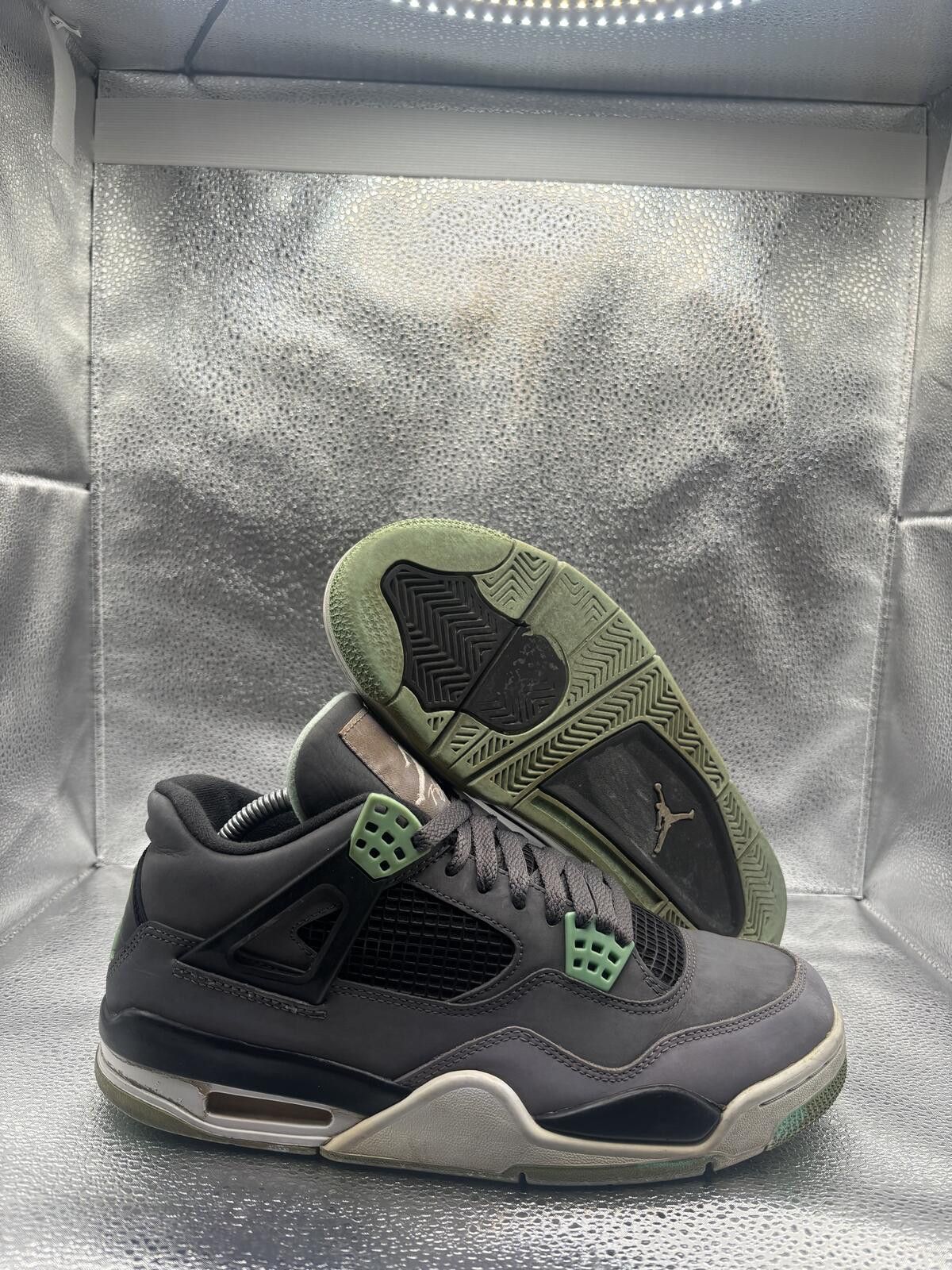 Jordan Brand Air Jordan 4 green glow Size US 8.5 / EU 41-42 - 1 Thumbnail