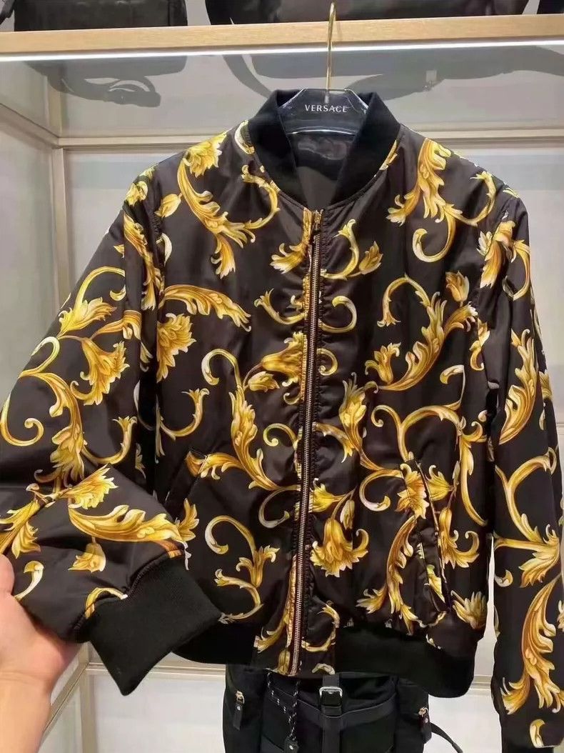Versace Versace The black and gold series wears thin cotton clothe Size US XL / EU 56 / 4 - 6 Thumbnail