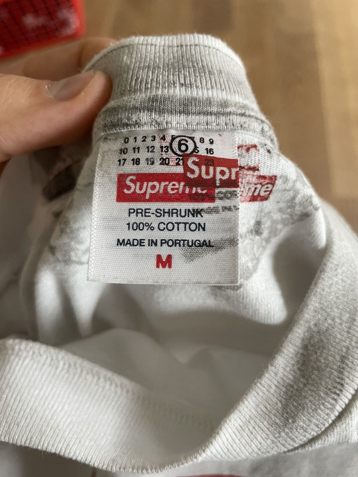 Maison Margiela × Supreme MM6 x Supreme Logo Tee Size US M / EU 48-50 / 2 - 4 Thumbnail