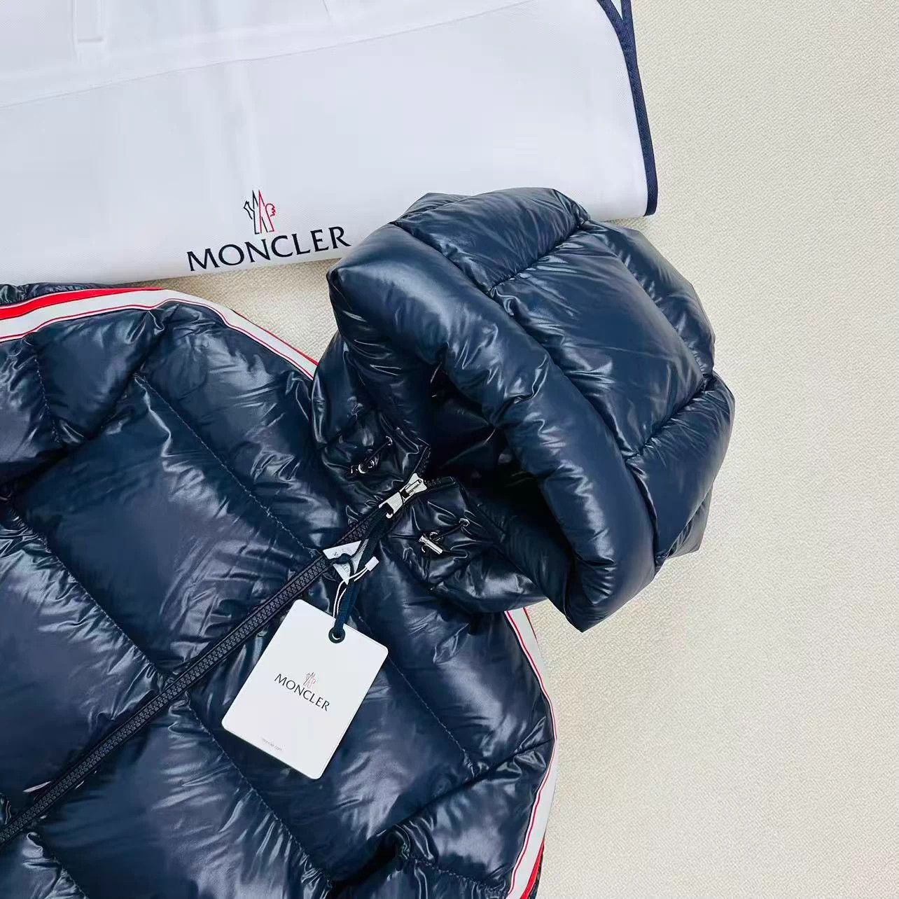 Moncler MONCLER webbing flocked logo hooded puffer coat Size 1 Size S / US 4 / IT 40 - 3 Thumbnail