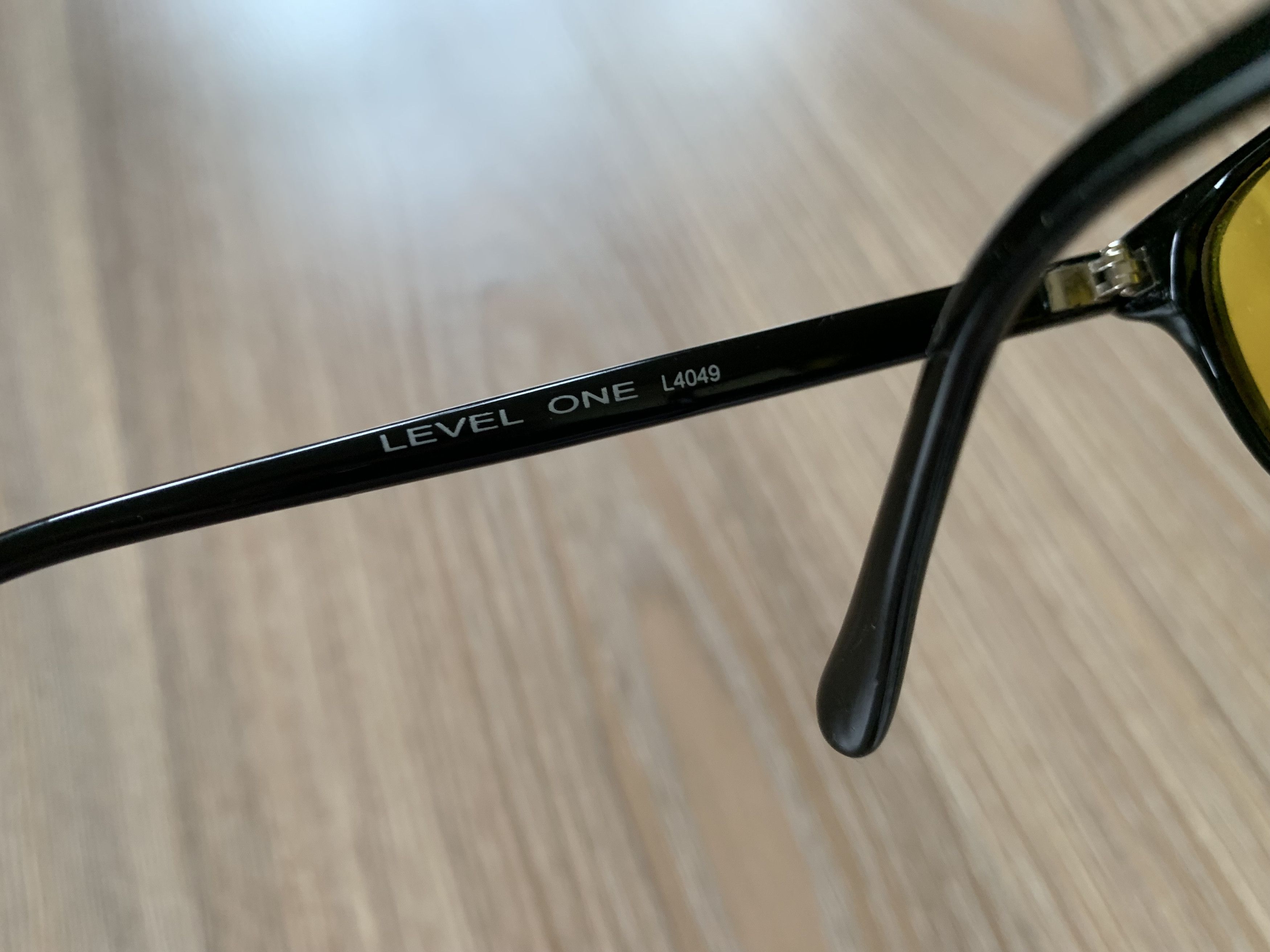 Designer Black Classic Level One Sunglasses L4049 Size ONE SIZE - 4 Thumbnail