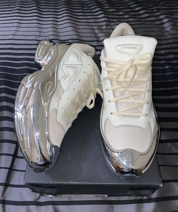 Raf simons clearance ozweego grailed