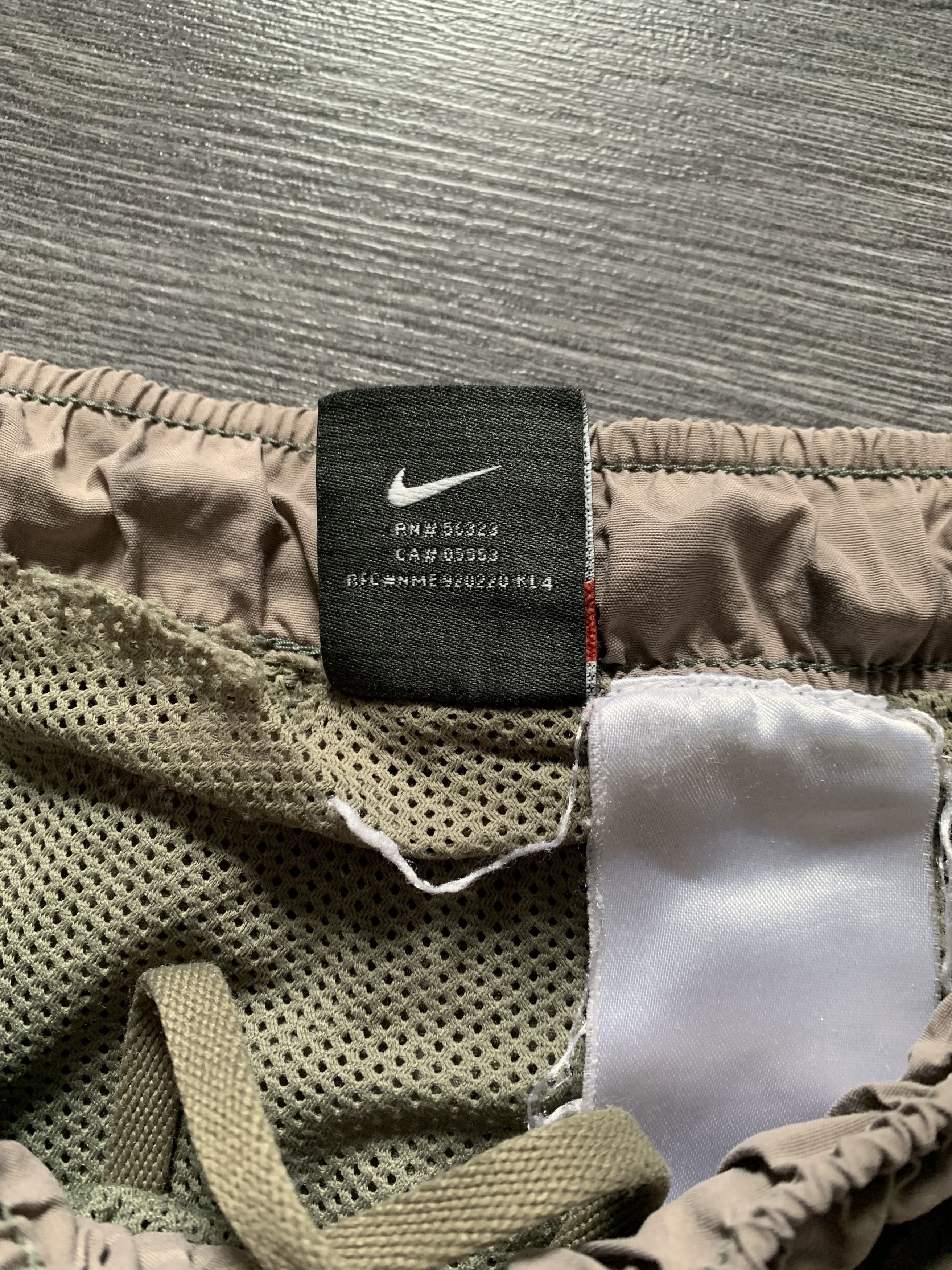 Nike Vintge Nike Mini Swoosh Sportwear Shorts Y2K Size US 30 / EU 46 - 5 Thumbnail