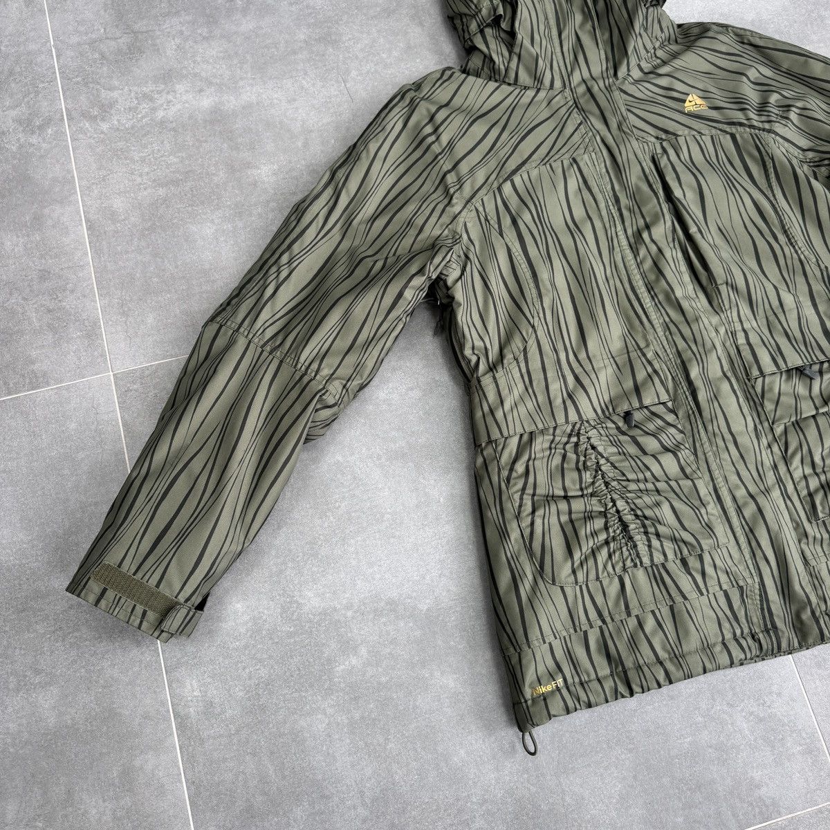 Nike ACG Vintage Nike ACG Women Insulated Snow Ski Jacket Size M Size M / US 6-8 / IT 42-44 - 3 Thumbnail