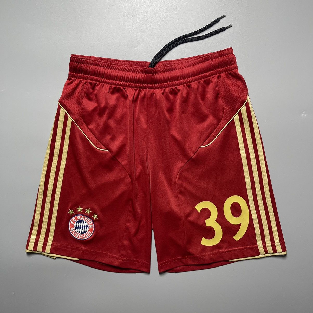 Adidas BAYERN ADIDAS 2011/2013 FOOTBALL HOME SHORTS #39 KROOS Size US 30 / EU 46 - 1 Thumbnail