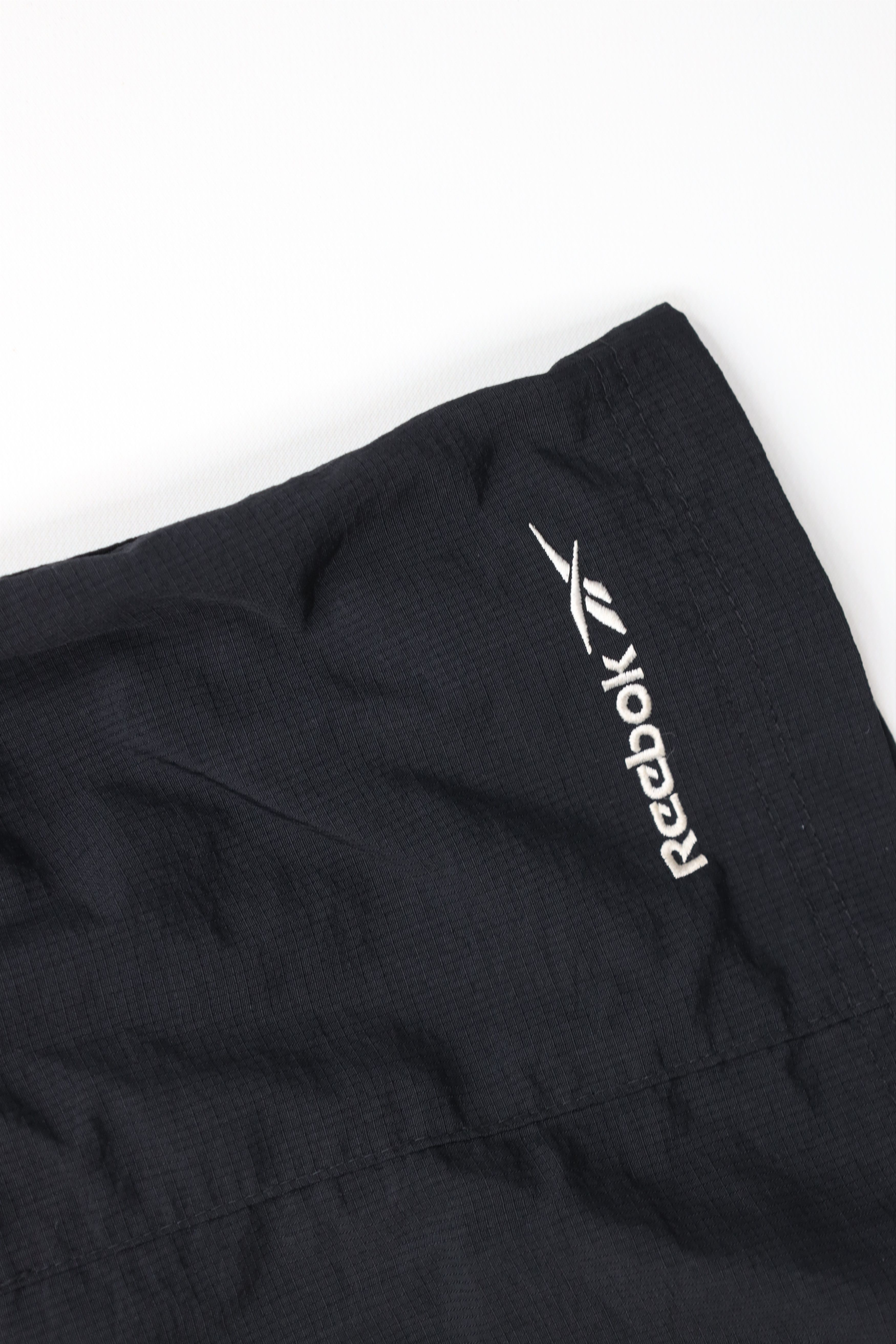 Reebok Vintage 90s Reebok Spell Out Above Knee Shorts Black Nylon Size US 38 / EU 54 - 5 Thumbnail