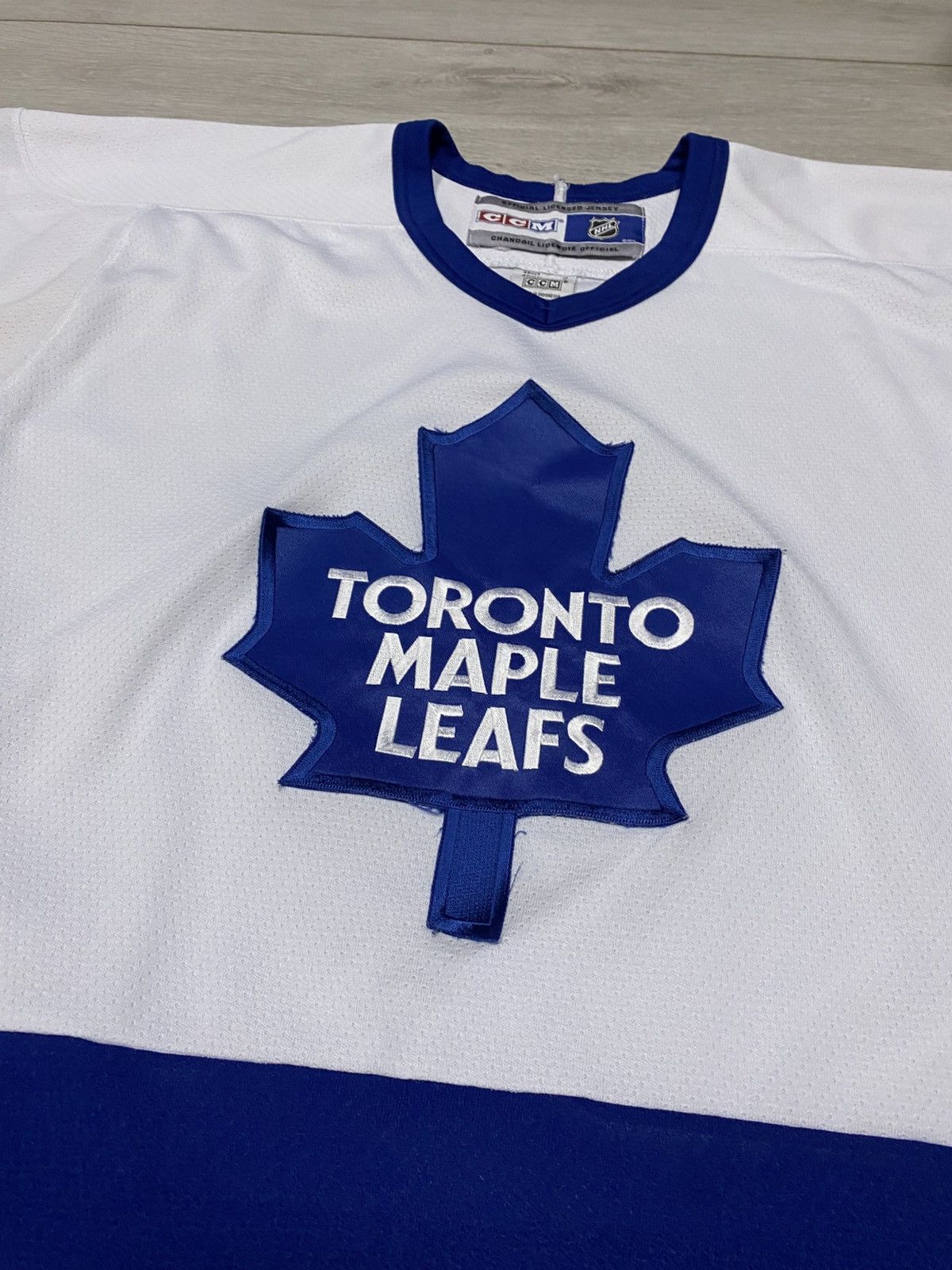 NFL Toronto Maple leafs Canada hockey jersey long sleeve Size US M / EU 48-50 / 2 - 6 Thumbnail