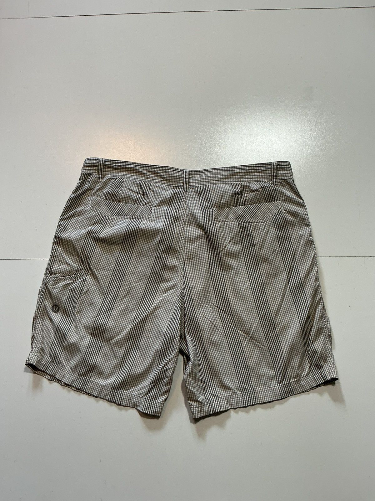 Lululemon Lululemon Athletica Kahuna Performance Golf 8" Inseam Shorts Size US 40 / EU 56 - 3 Thumbnail