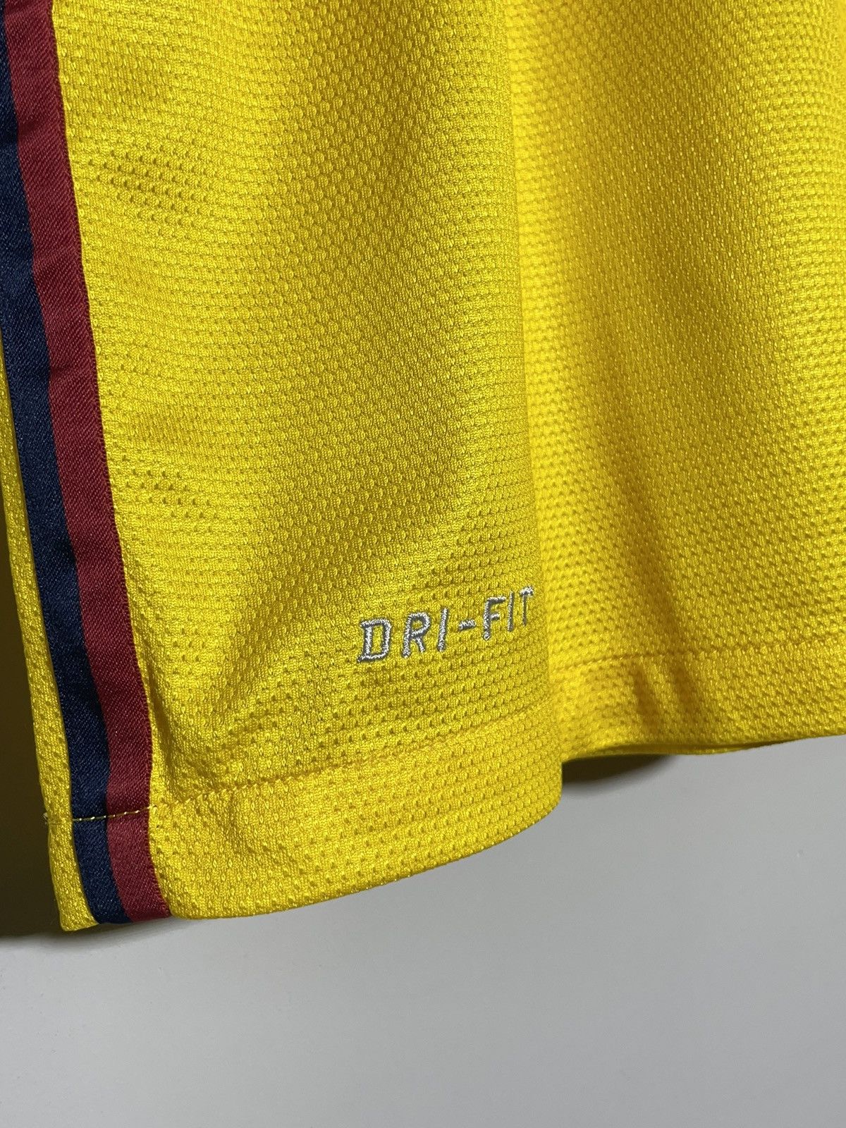 Nike F.C Barcelona Nike 2012/13 Away Y2k Football Shirt Size US XL / EU 56 / 4 - 9 Thumbnail
