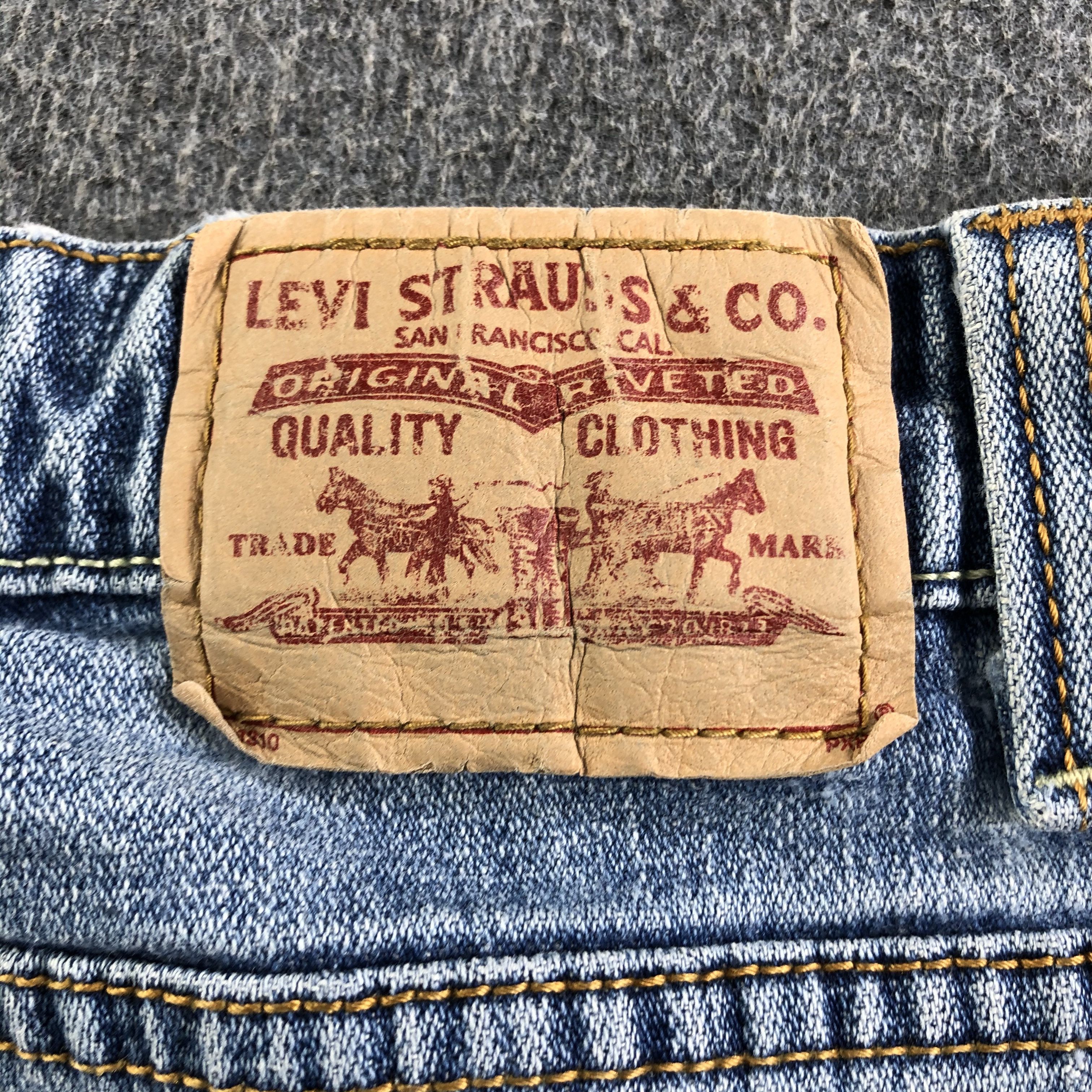 Levi's Vintage Blue Wash Levis Jeans-J3529 Size 36" / US 14 / IT 50 - 5 Thumbnail