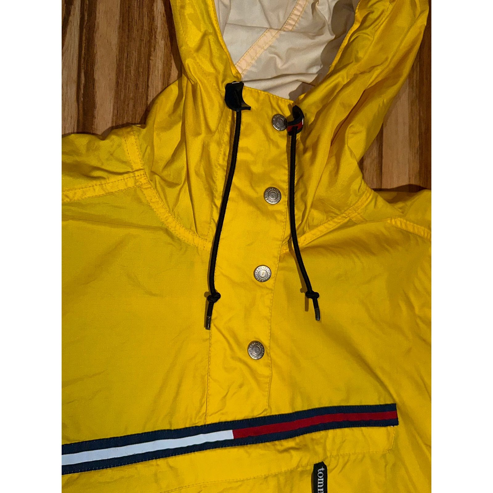 Tommy Hilfiger Vintage Tommy Hilfiger Yellow Windbreaker Size Medium Size M / US 6-8 / IT 42-44 - 8 Thumbnail