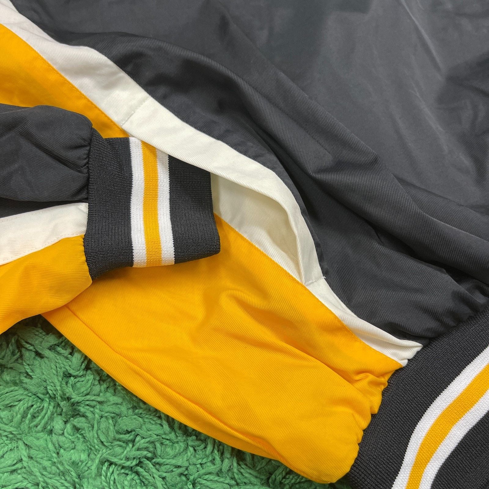 Russell Athletic × Vintage New Vintage Russell Athletic pullover windbreaker jacket XXL Size US XXL / EU 58 / 5 - 5 Thumbnail