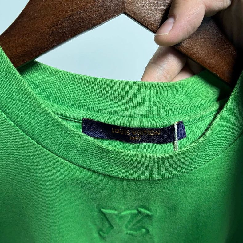 Louis Vuitton Louis Vuitton Green embossed short sleeve 2504-Nextarrow Size US S / EU 44-46 / 1 - 3 Thumbnail
