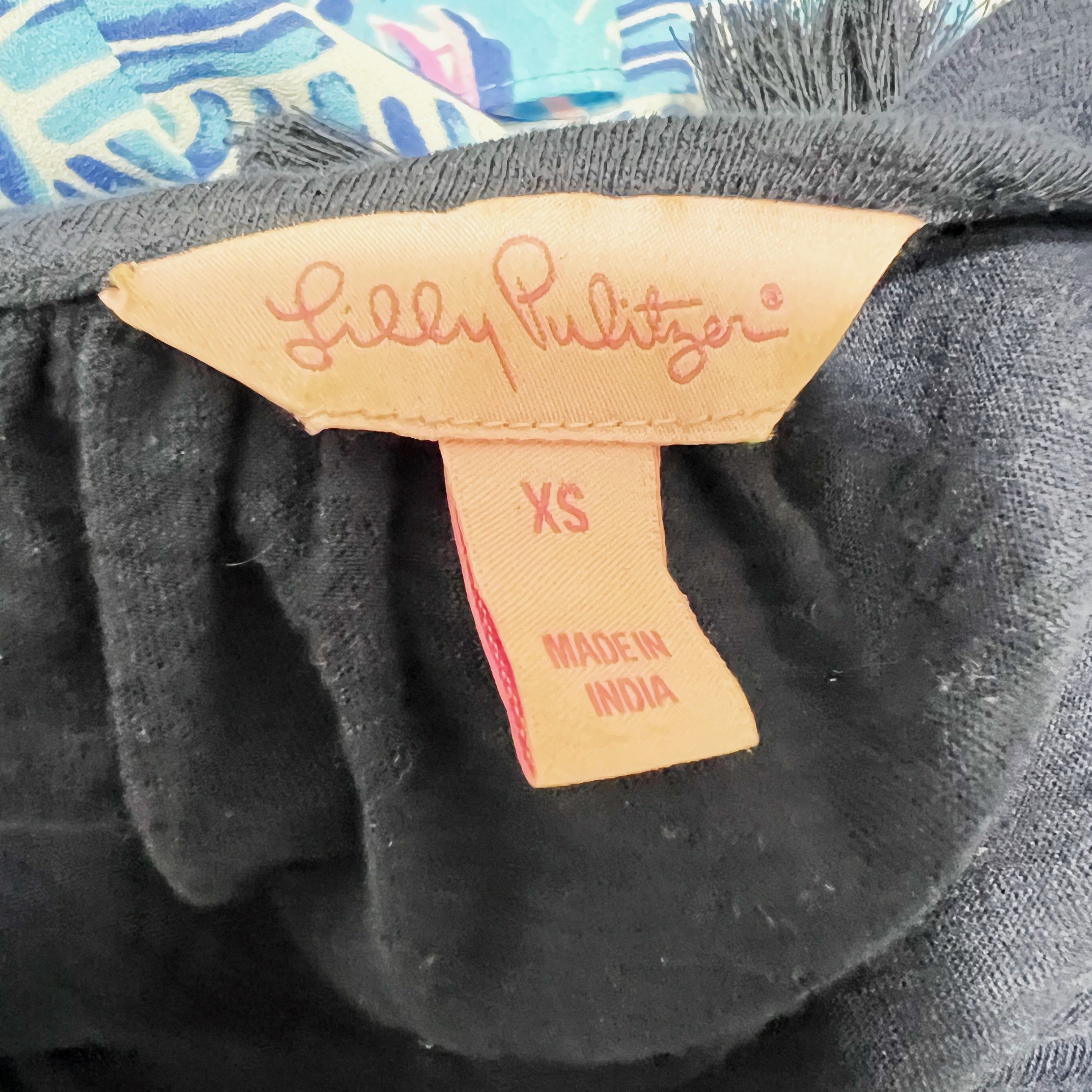 Lilly Pulitzer Lilly Pulitzer Linzy Cotton Stretch VNeck Size XS / US 0-2 / IT 36-38 - 2 Thumbnail