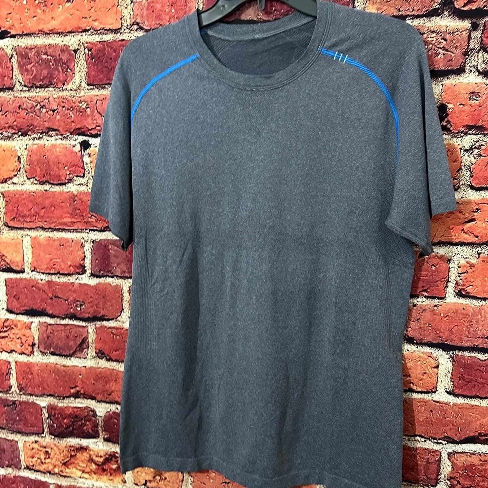 Lululemon Men’s Lululemon short sleeve t-shirt Size US M / EU 48-50 / 2 - 3 Thumbnail