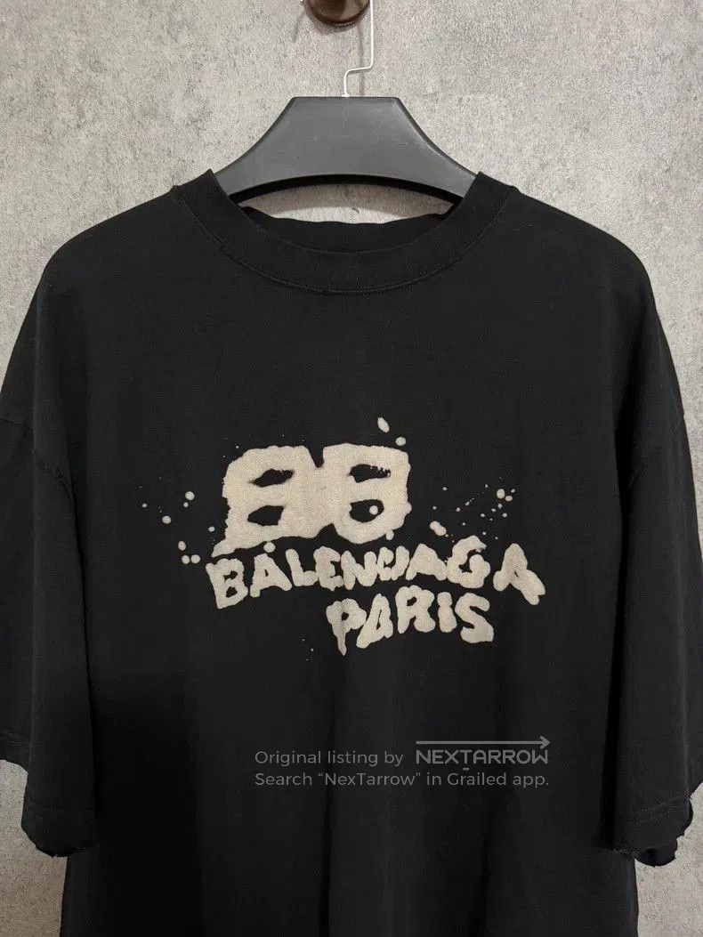 Balenciaga Balenciaga Black Graffiti Logo T-Shirt XL. Size US XL / EU 56 / 4 - 2 Thumbnail