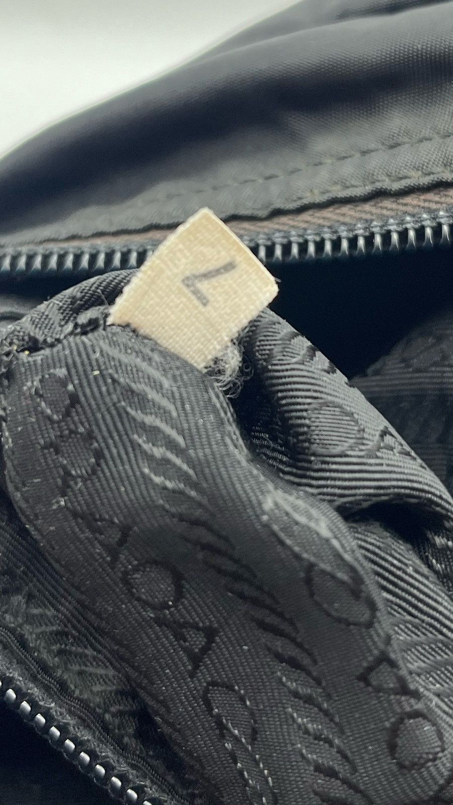 Prada Authentic PRADA Shoulder Bag Size ONE SIZE - 9 Thumbnail