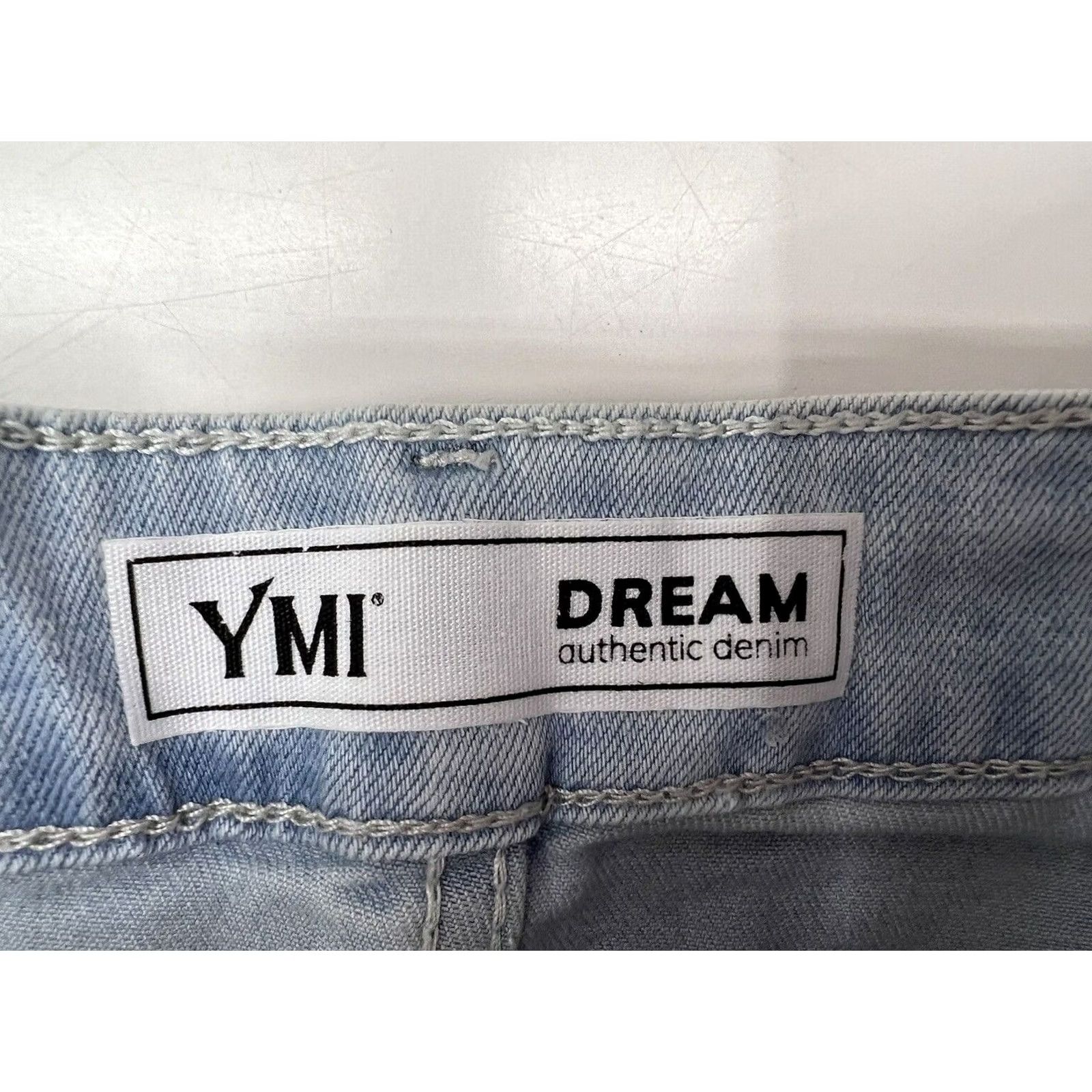 Denime Womens YMI Dream Light Denim Jean Shorts Size 0/24 Blue Slim Cut-Off 5-Pocket Mid Rise 2.0 Inseam 100% Cotton Shorts Size 25" / US 0 / IT 36 - 4 Thumbnail