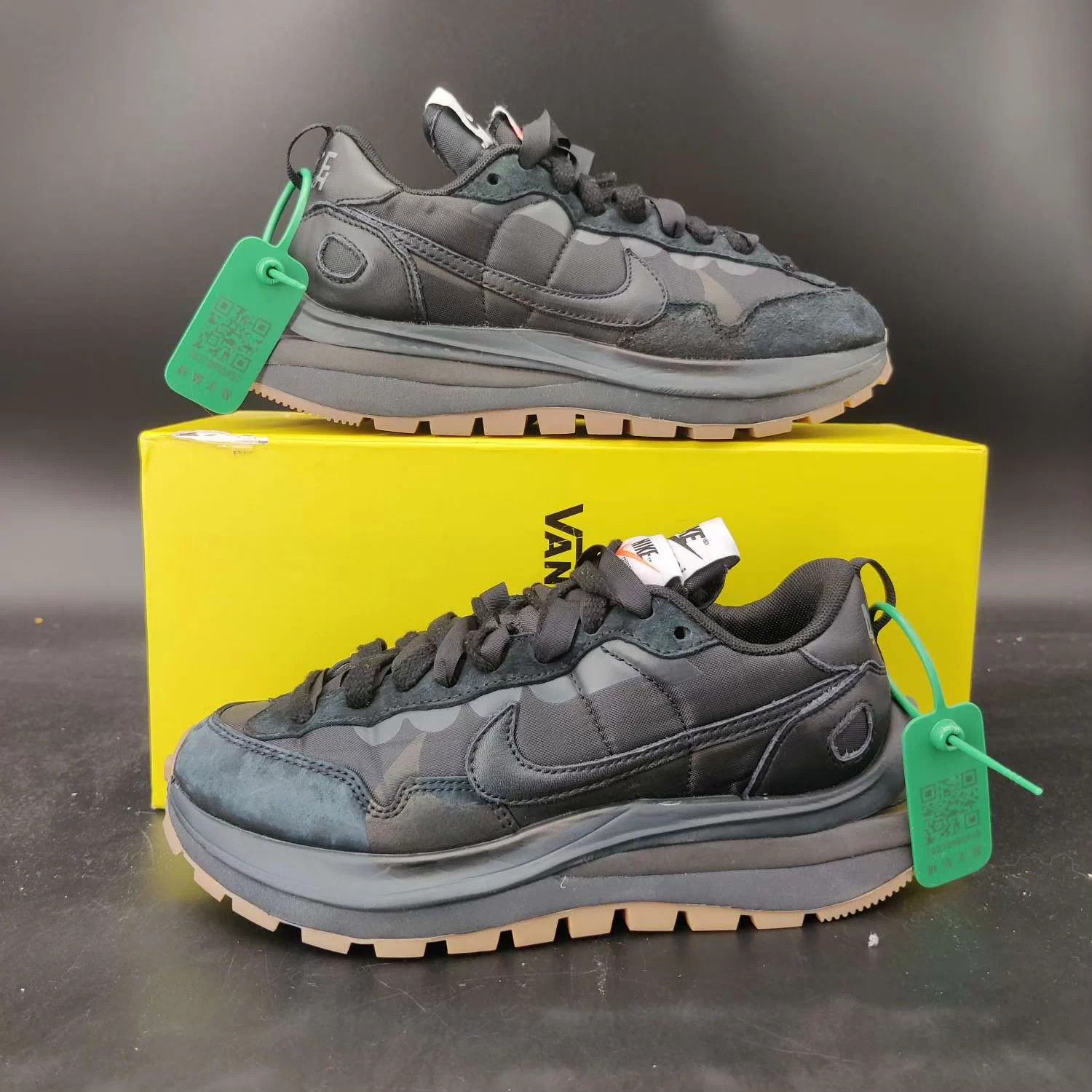 Sacai sacai vaporwaffle Black Gum 37.5 Worn Size US 7.5 / IT 37.5 - 3 Thumbnail