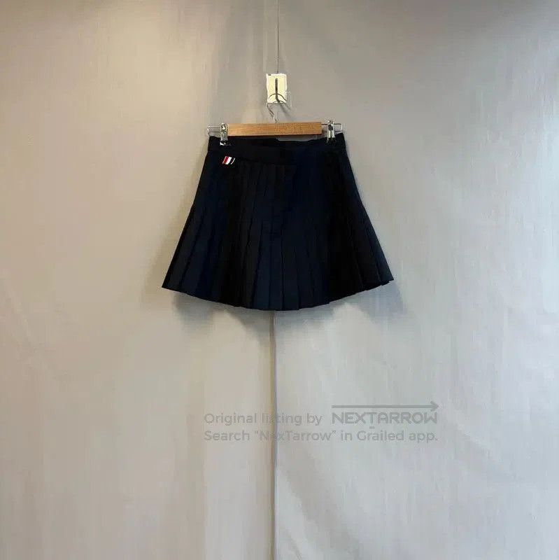 Thom Browne Thom Browne Black Wool Pleated Skirt . Size 30" / US 8 / IT 44 - 2 Thumbnail