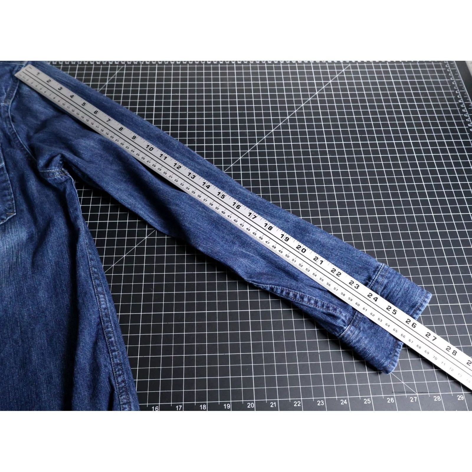 Levi's Levi's Denim Shirt Men's XL Blue Pearl Snap Sawtooth Western Pocket 2XL Button-Up Long Sleeve Collared Casual Workwear Grunge 90s Vintage: No Size US XL / EU 56 / 4 - 7 Thumbnail