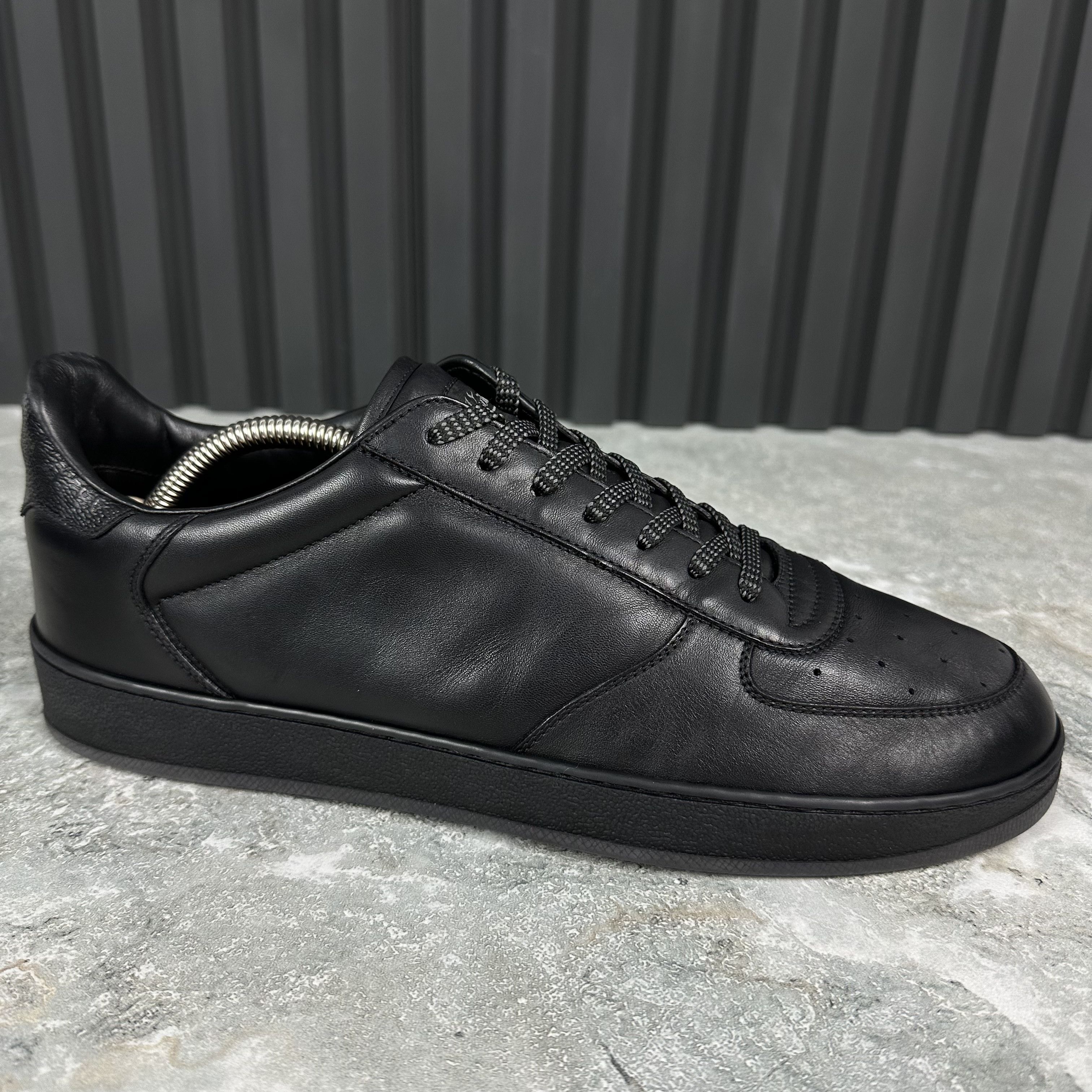 Louis Vuitton Louis Vuitton Rivoli Sneaker Leather Monogram Canva Size US 8.5 / EU 41-42 - 10 Thumbnail
