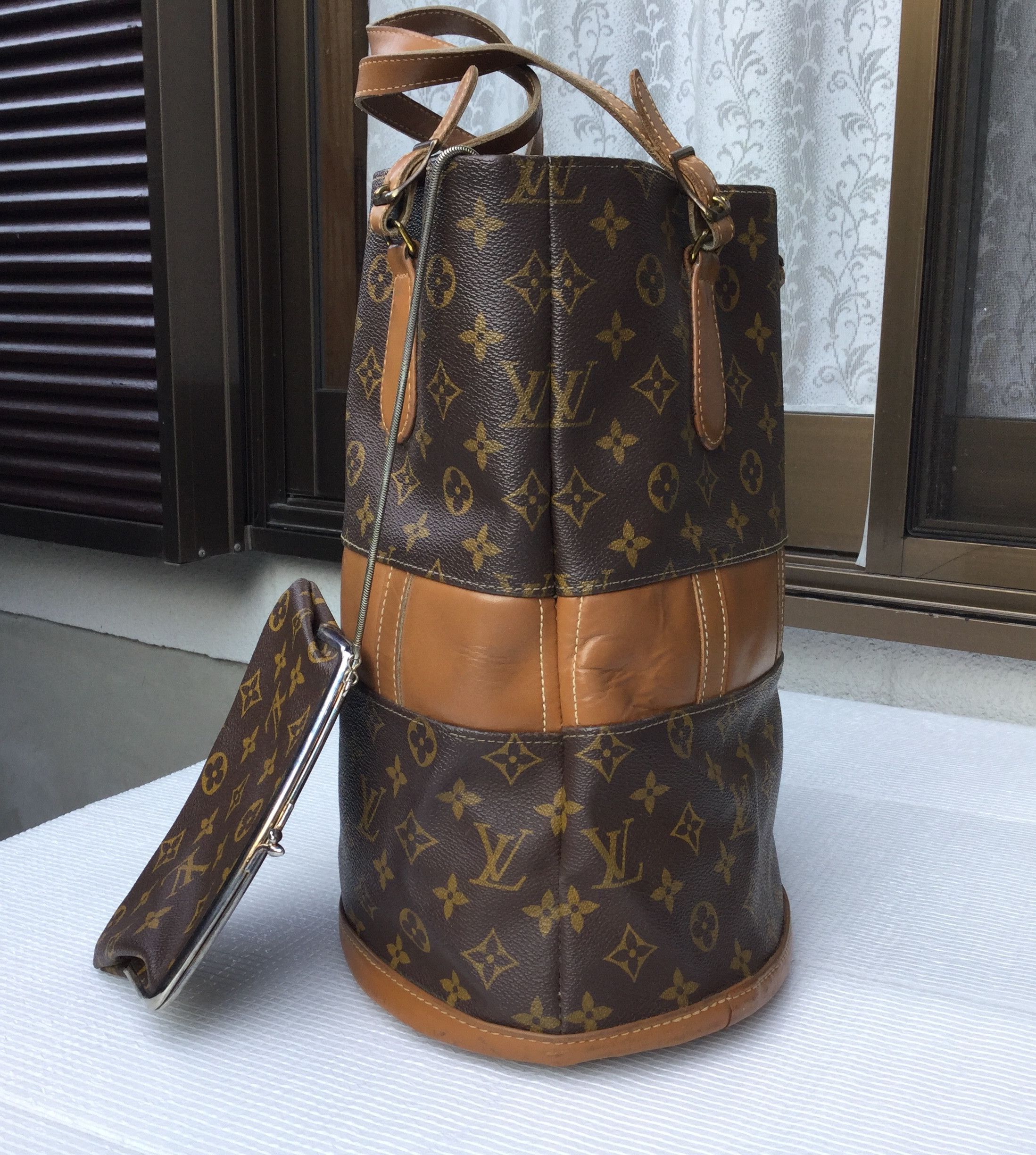 Louis Vuitton Louis Vuitton French Co. Monogram Bucket Bag Pouch Size ONE SIZE - 6 Thumbnail