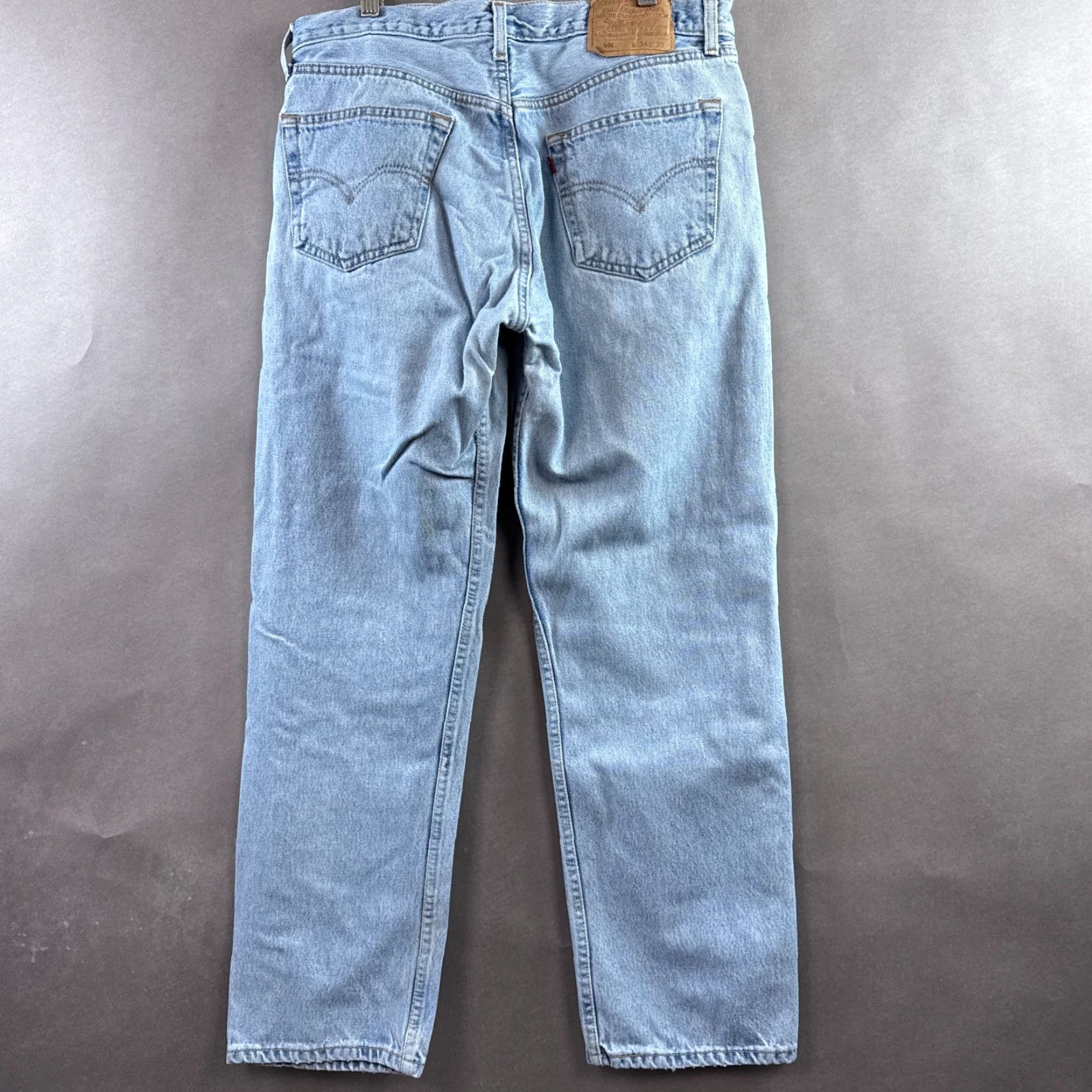 Levi's VINTAGE Levi's 501 Jeans Mens 34x29 Blue Denim Pants Button Fly 5-Pocket Classic Straight (Tag34x30) Mens Size US 34 / EU 50 - 4 Thumbnail